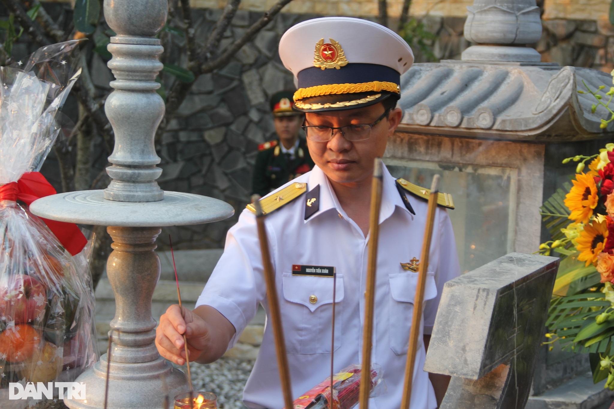 Tưởng niệm 64 liệt sĩ hy sinh tại Gạc Ma - 9 Tưởng niệm 64 liệt sĩ hy sinh tại Gạc Ma - 9