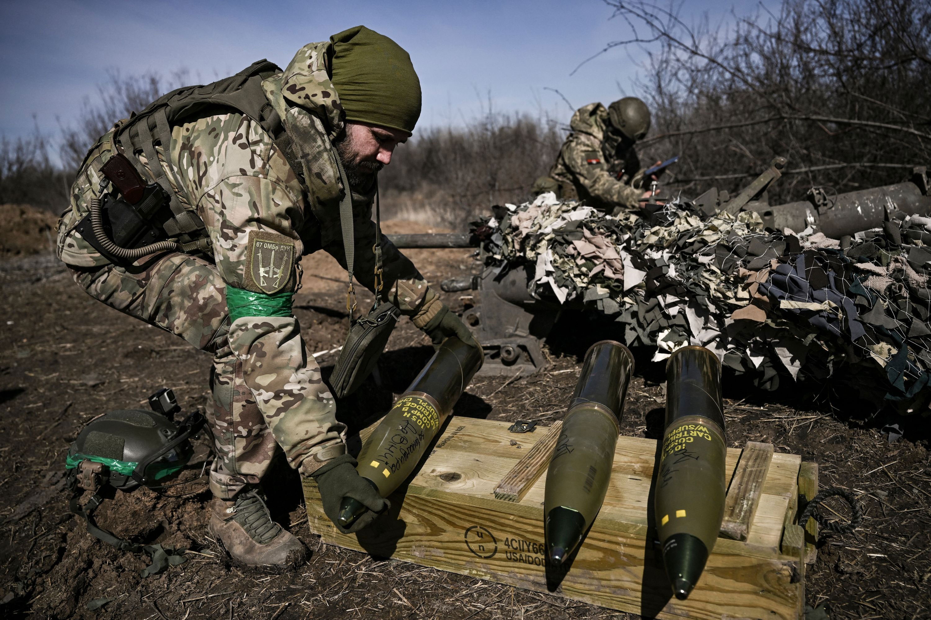 Nga tiến công từ các hướng, chặn đường tiếp viện của Ukraine ở Bakhmut