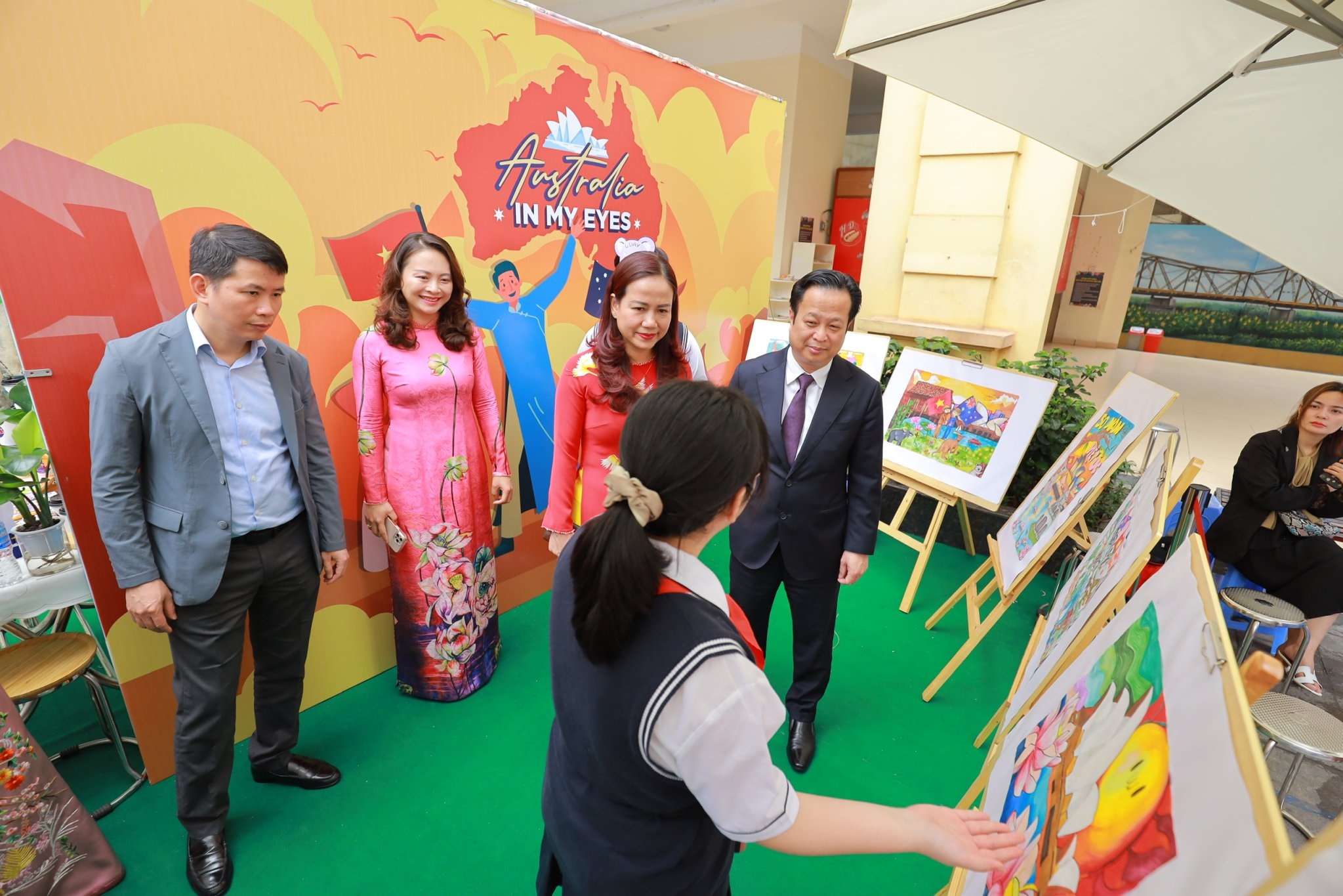 Hà Nội: Quận Hoàn Kiếm tổ chức ngày hội tiếng Anh dành cho học sinh - 1