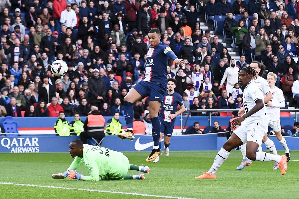 Messi và Mbappe vô duyên, PSG nhận cú sốc ở Ligue 1 - 2