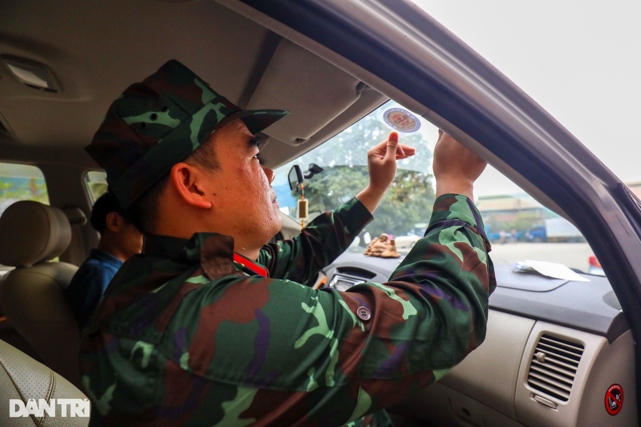 Xem kiểm định viên quân sự hỗ trợ trung tâm đăng kiểm xe cơ giới ở Hà Nội - 2