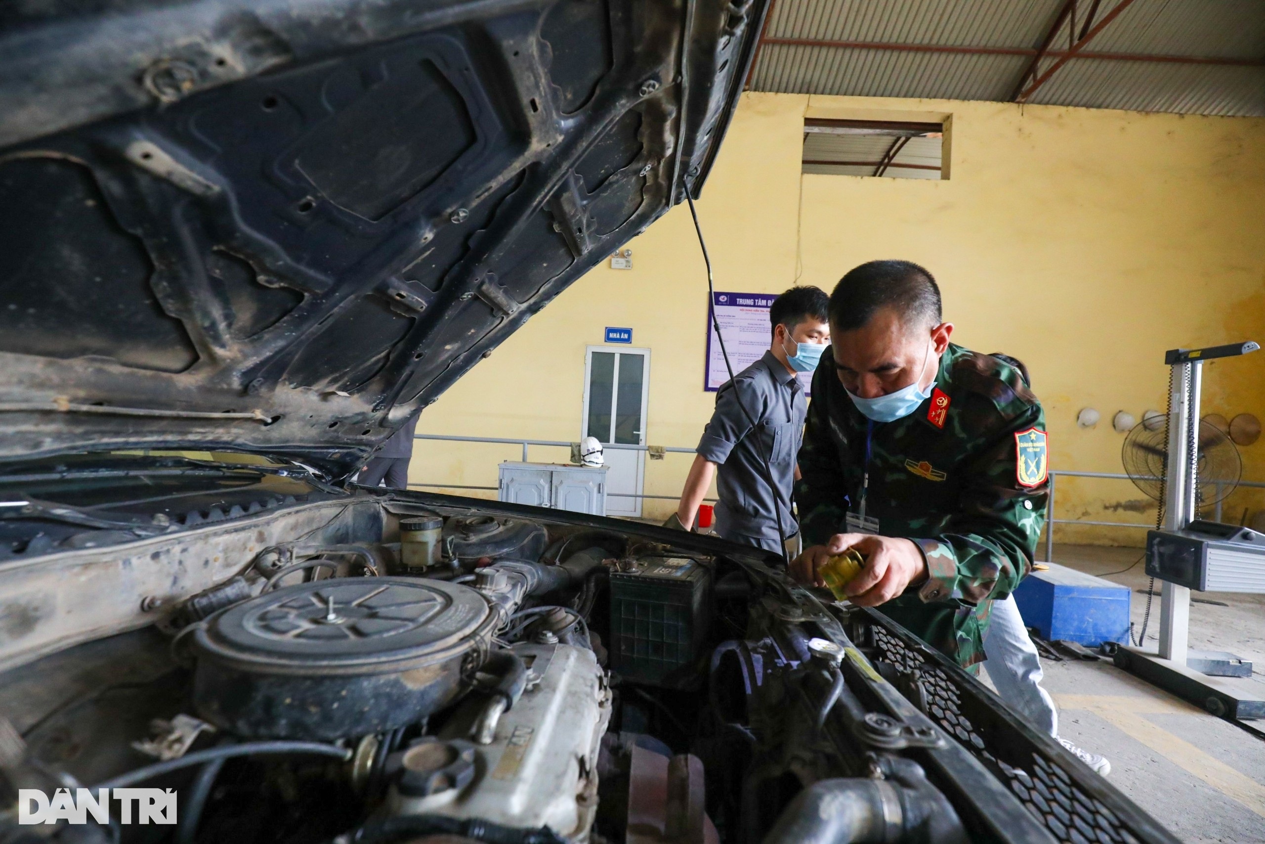 Xem kiểm định viên quân sự hỗ trợ trung tâm đăng kiểm xe cơ giới ở Hà Nội - 7