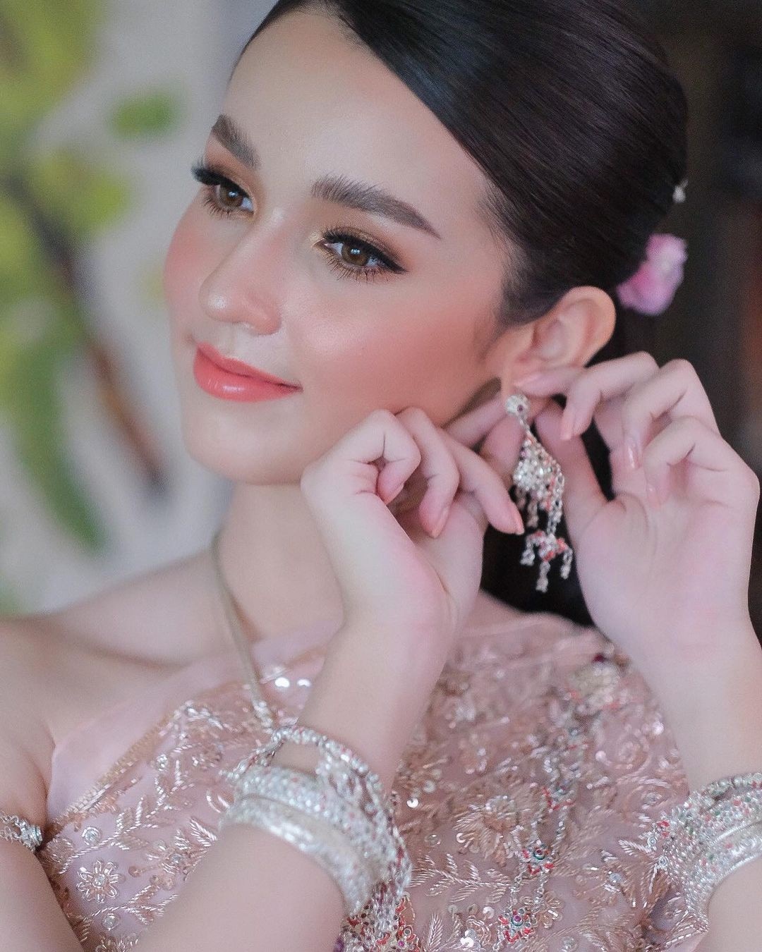 Vẻ đẹp búp bê sống gây thương nhớ của Á hậu Thái Lan gây sốt mạng xã hội - 10