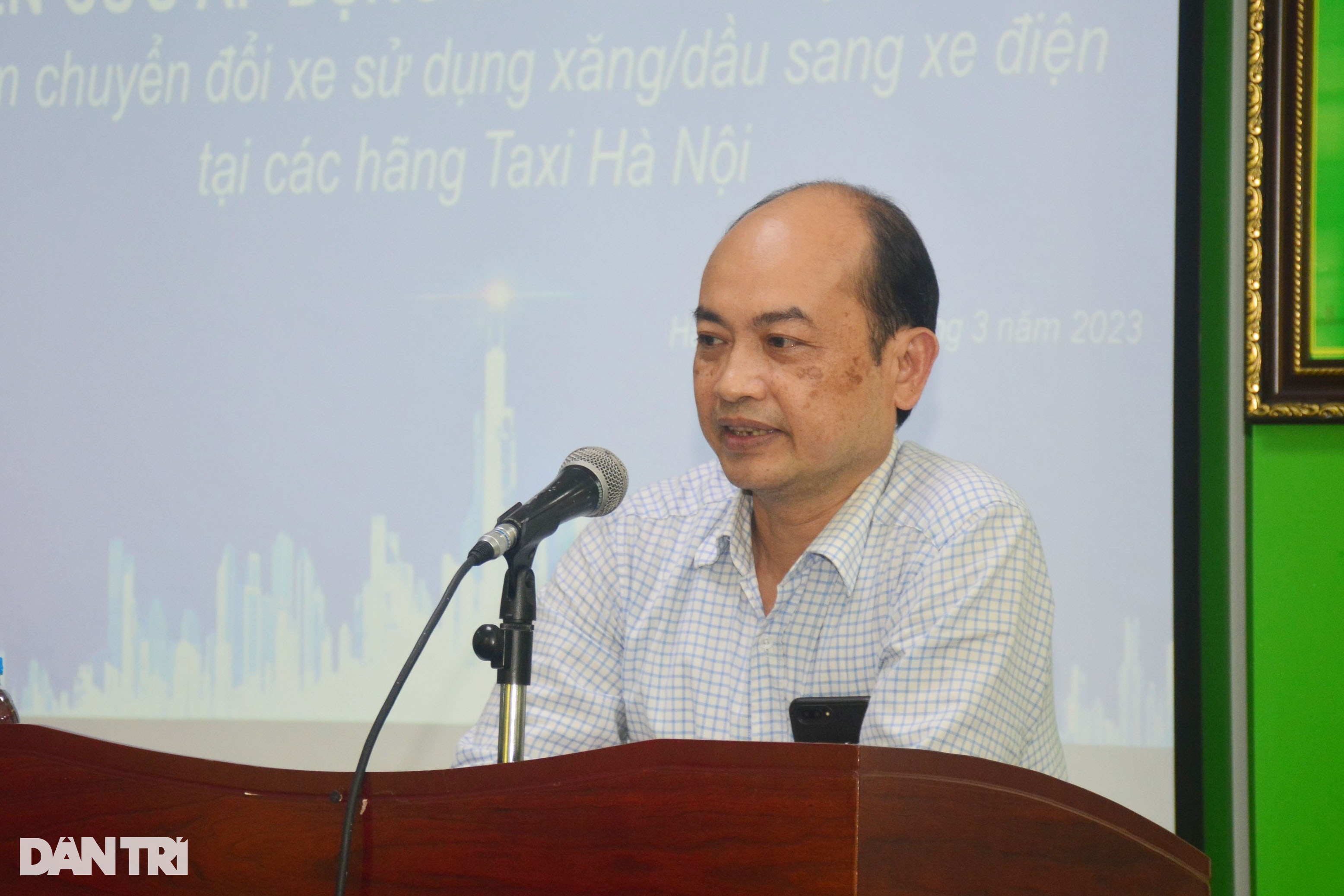 Nhanh chóng đưa xe điện vào thử nghiệm vận tải taxi - 3