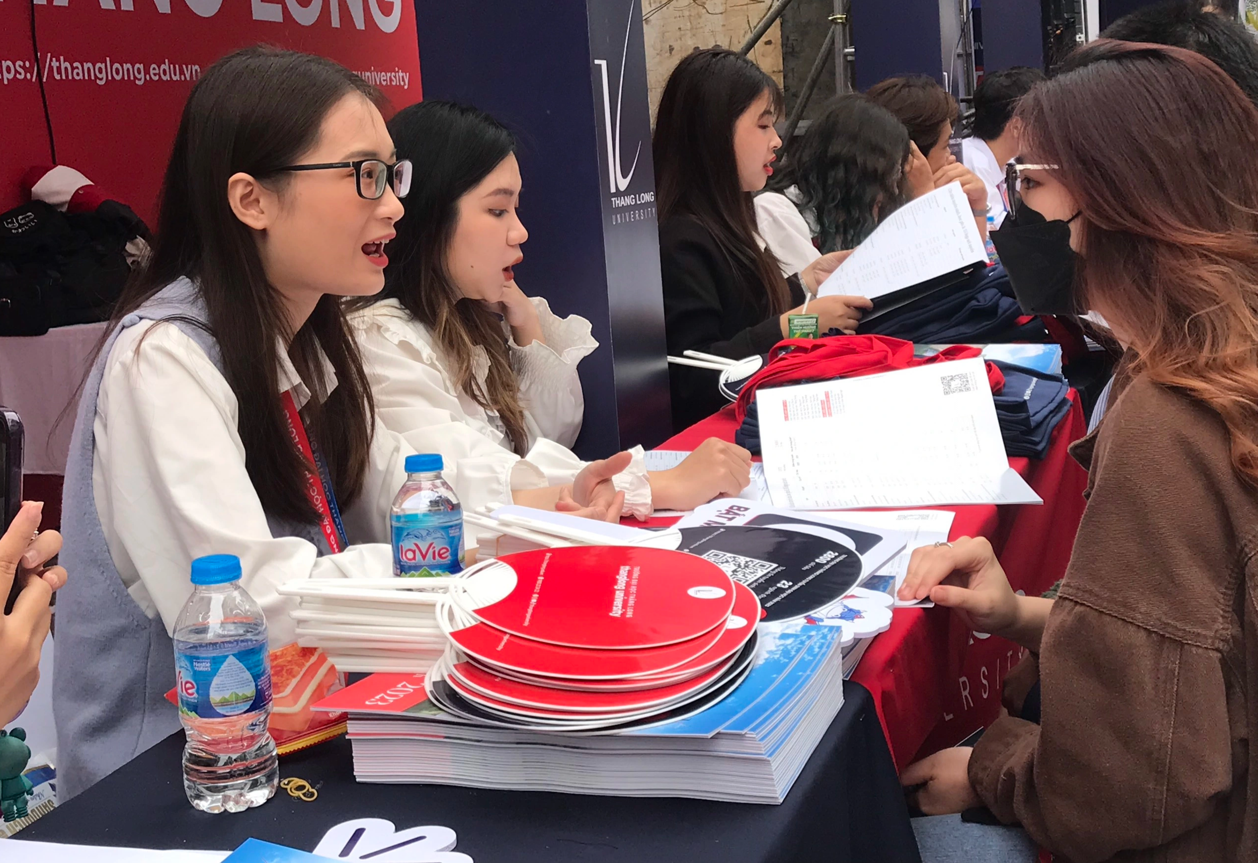 Nhiều ngành học sẽ biến mất vì ChatGPT: Thí sinh nên lựa chọn ra sao? - 1 Nhiều ngành học sẽ biến mất vì ChatGPT: Thí sinh nên lựa chọn ra sao? - 1