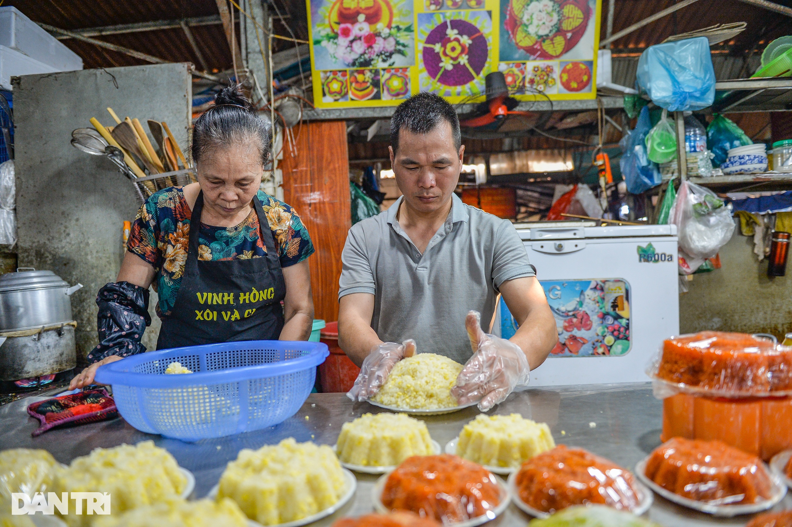 Chợ truyền thống Hà Nội đìu hiu, tiểu thương bật nhạc nhảy, ngủ xuyên trưa - 15
