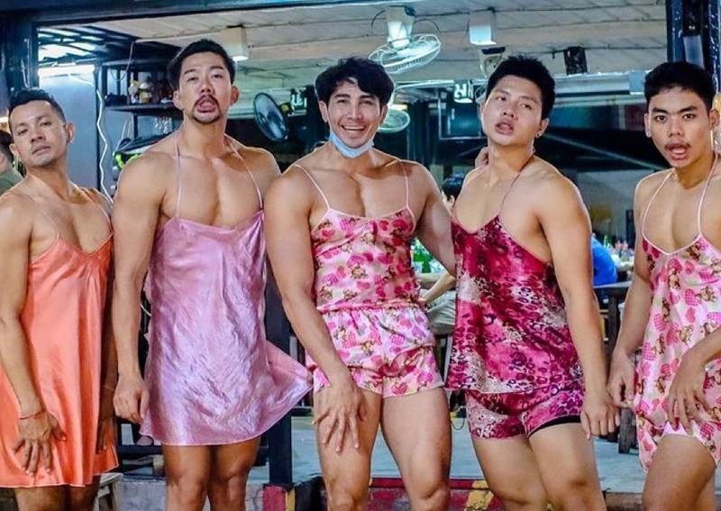 Dư luận Malaysia dậy sóng vì nhóm nam giới Thái Lan mặc nội y biểu diễn - 1