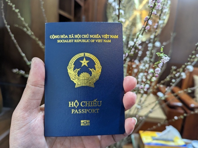 Nhiều trường hợp dùng hộ chiếu, thị thực giả để nhập cảnh - 1