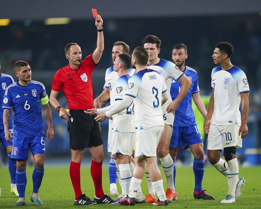 Ngôi sao Man Utd nhận thẻ đỏ, đội tuyển Anh vẫn đánh bại Italy - 2