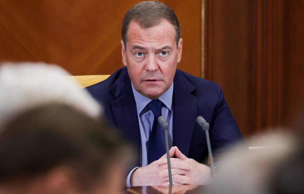Ông Medvedev: Nga không loại trừ kịch bản tiến công đến Kiev lần nữa - 1