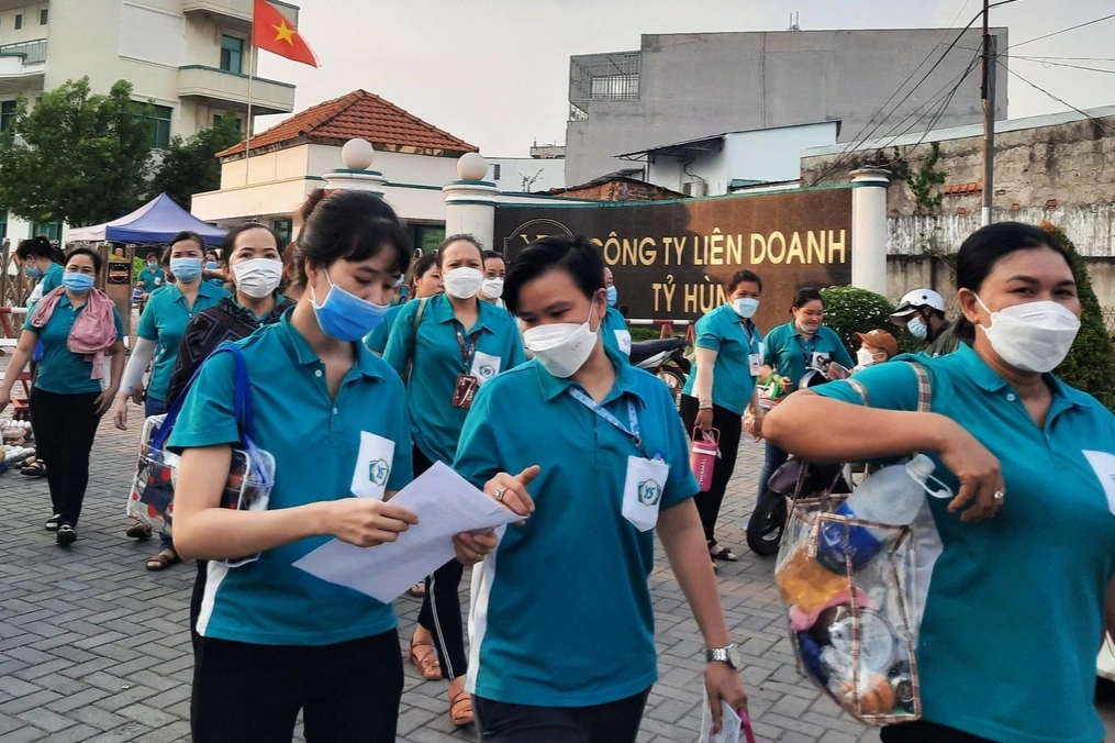 Många positiva signaler trots att en halv miljon arbetare måste sluta arbeta - 1 Nhiều tín hiệu tích cực dù nửa triệu lao động phải ngưng việc  - 1