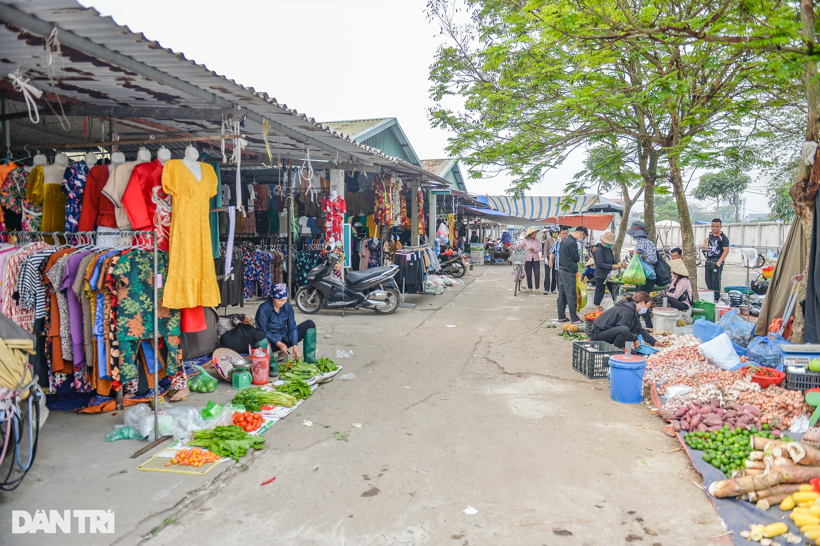 Giới trẻ thích thú đến chợ phiên ở Hà Nội vì một món ăn đặc biệt - 1 Giới trẻ thích thú đến chợ phiên ở Hà Nội vì một món ăn đặc biệt - 1