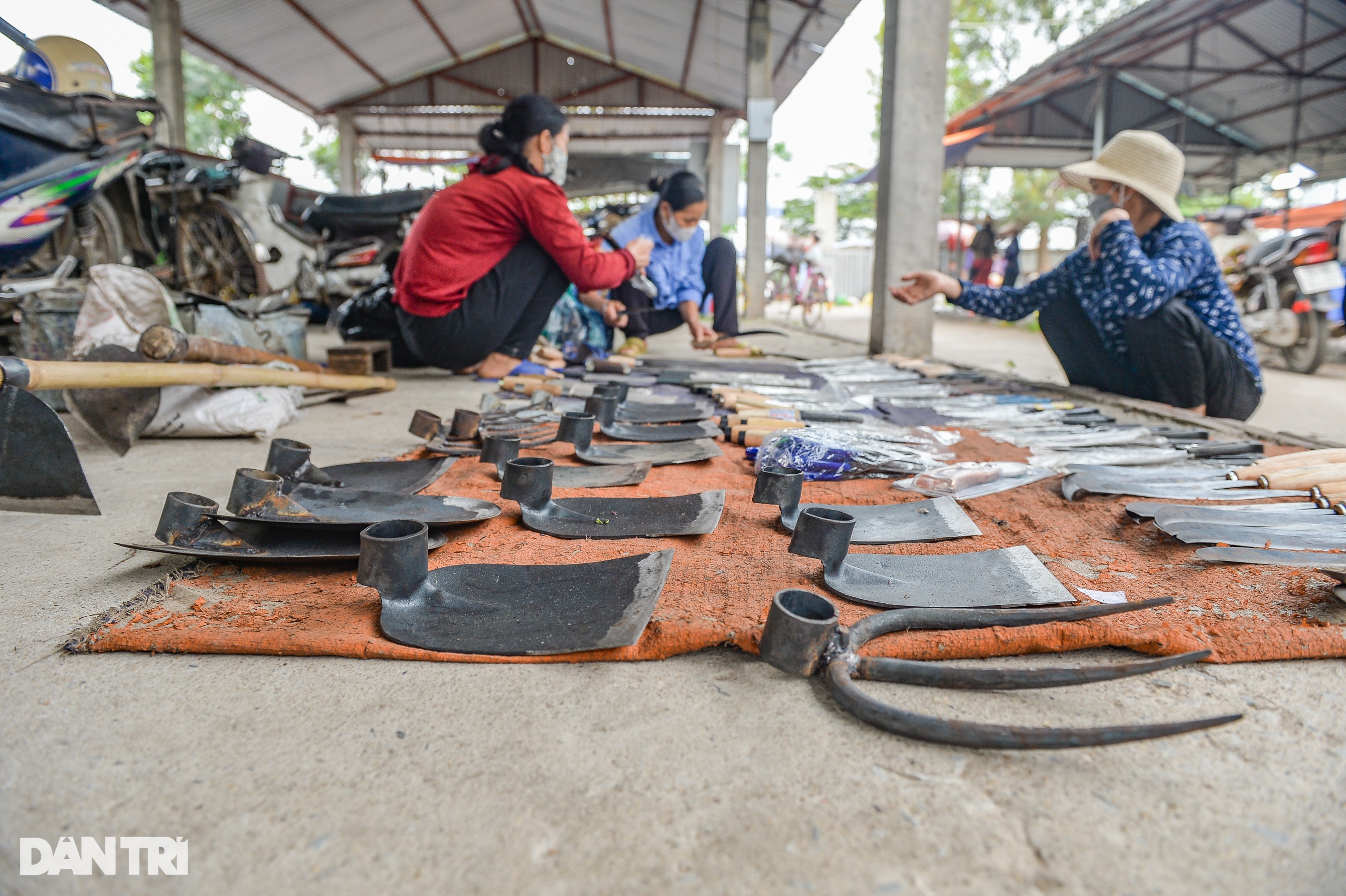 Giới trẻ thích thú đến chợ phiên ở Hà Nội vì một món ăn đặc biệt - 6 Giới trẻ thích thú đến chợ phiên ở Hà Nội vì một món ăn đặc biệt - 6