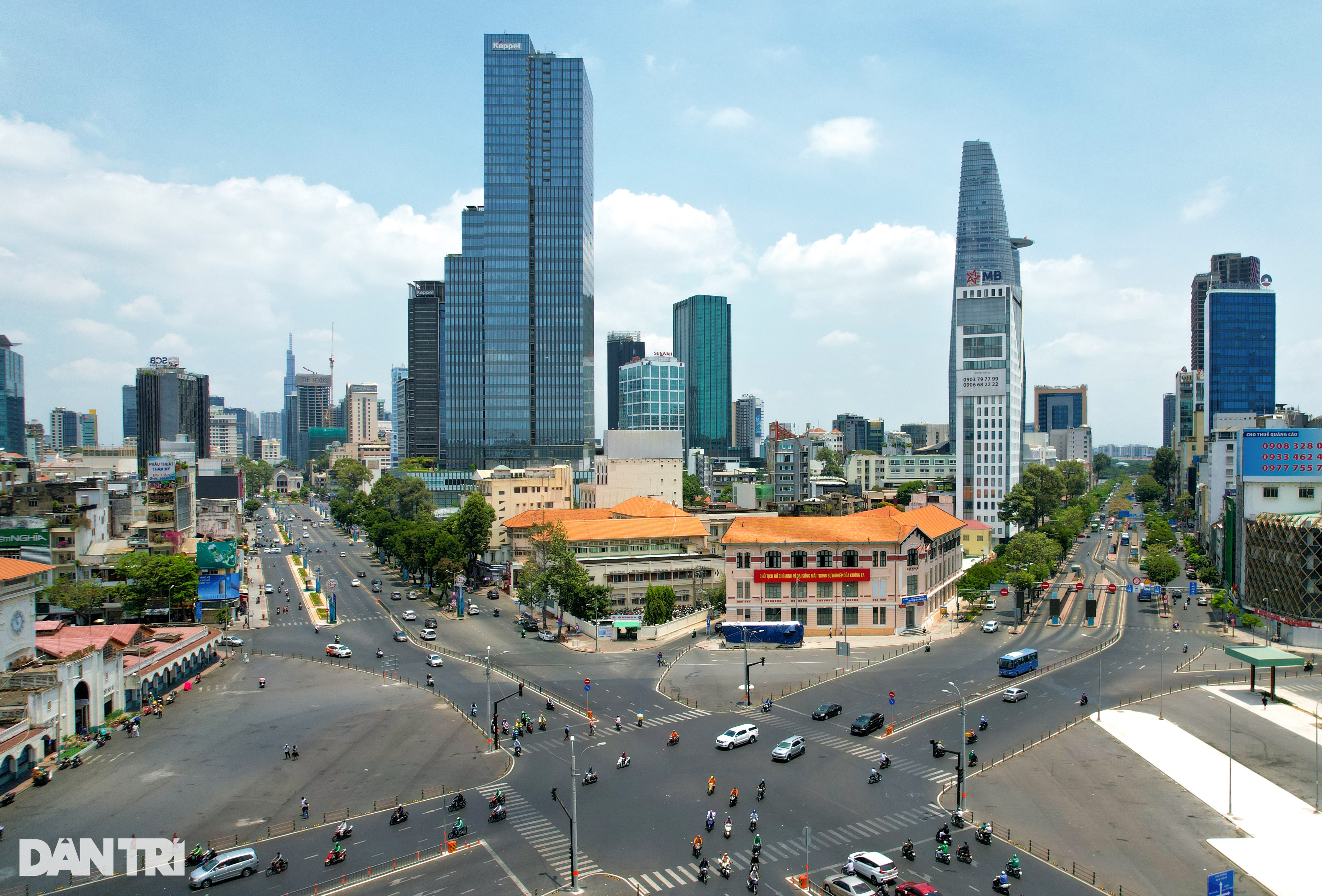 Toàn cảnh con đường vàng ở TPHCM được đề xuất lắp mái che vỉa hè - 6 Toàn cảnh con đường vàng ở TPHCM được đề xuất lắp mái che vỉa hè - 6