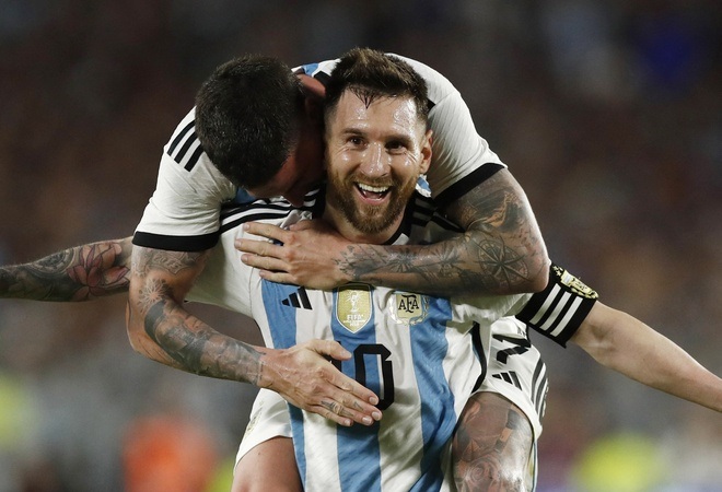 Đối thủ gửi yêu cầu độc lạ tới Lionel Messi - 2