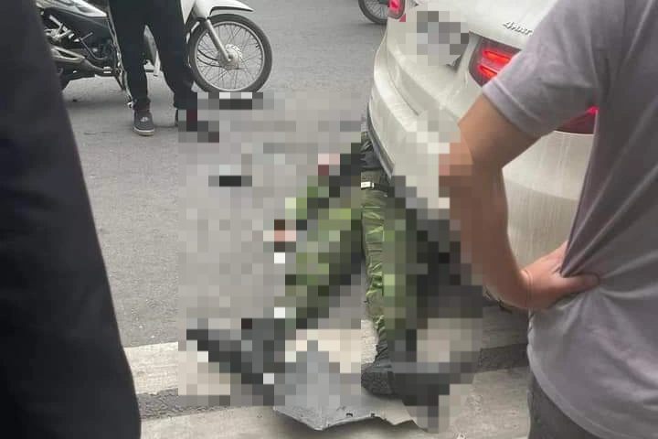 Vụ tài xế taxi tông bảo vệ khu đô thị ở Hà Nội: Nạn nhân đã tử vong - 1