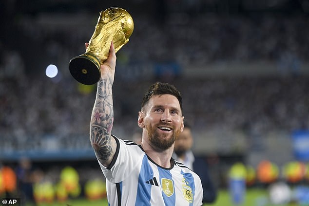 Lionel Messi chốt xong tương lai ở PSG - 2