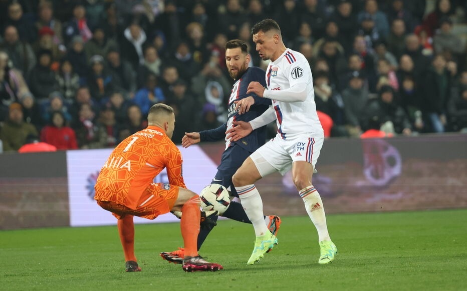 Messi và Mbappe bỏ lỡ nhiều cơ hội, PSG thua đau đớn Lyon - 4