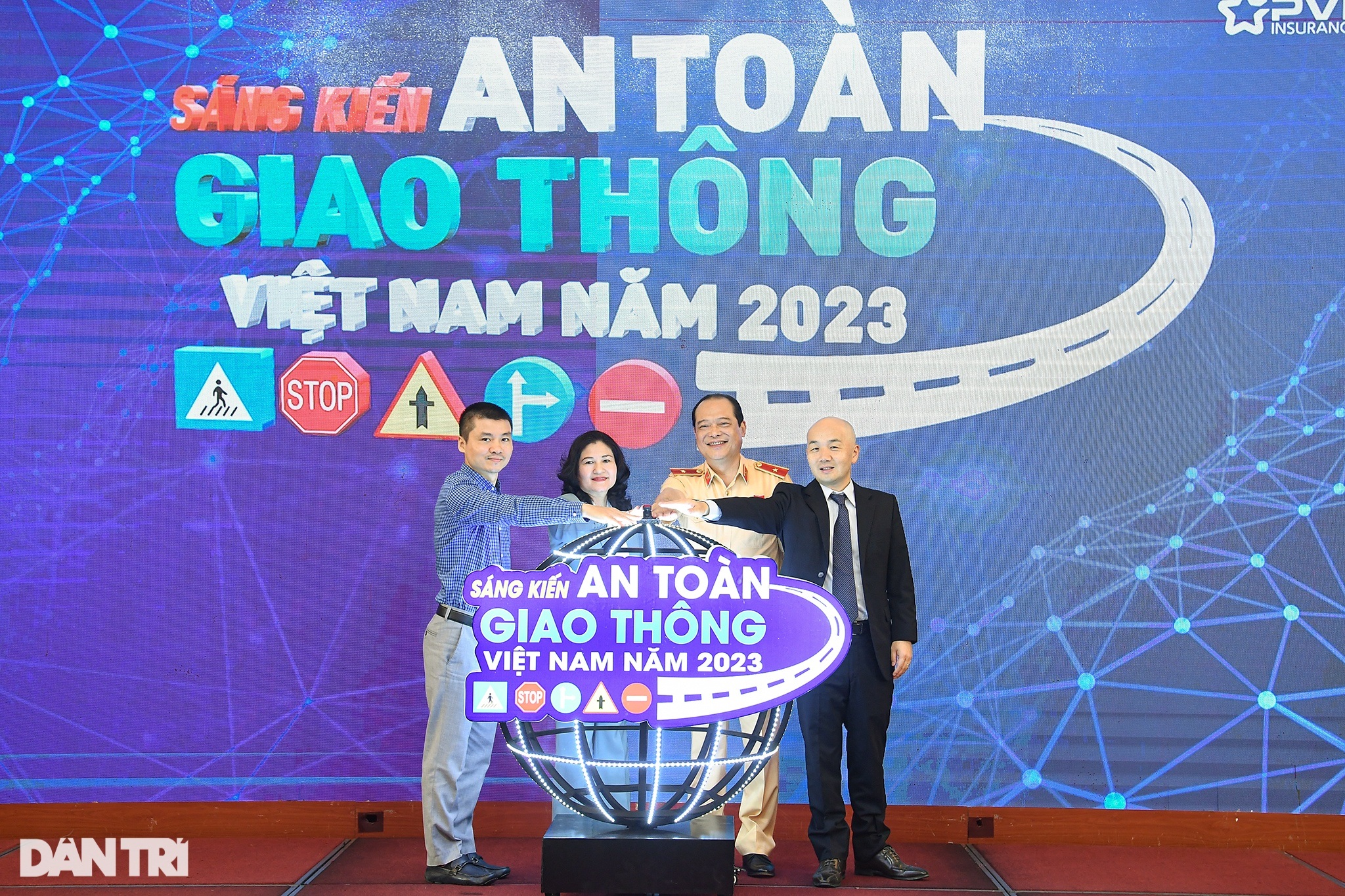 View - Toàn cảnh Lễ phát động chương trình Sáng kiến An toàn giao thông 2023 | Báo Dân trí