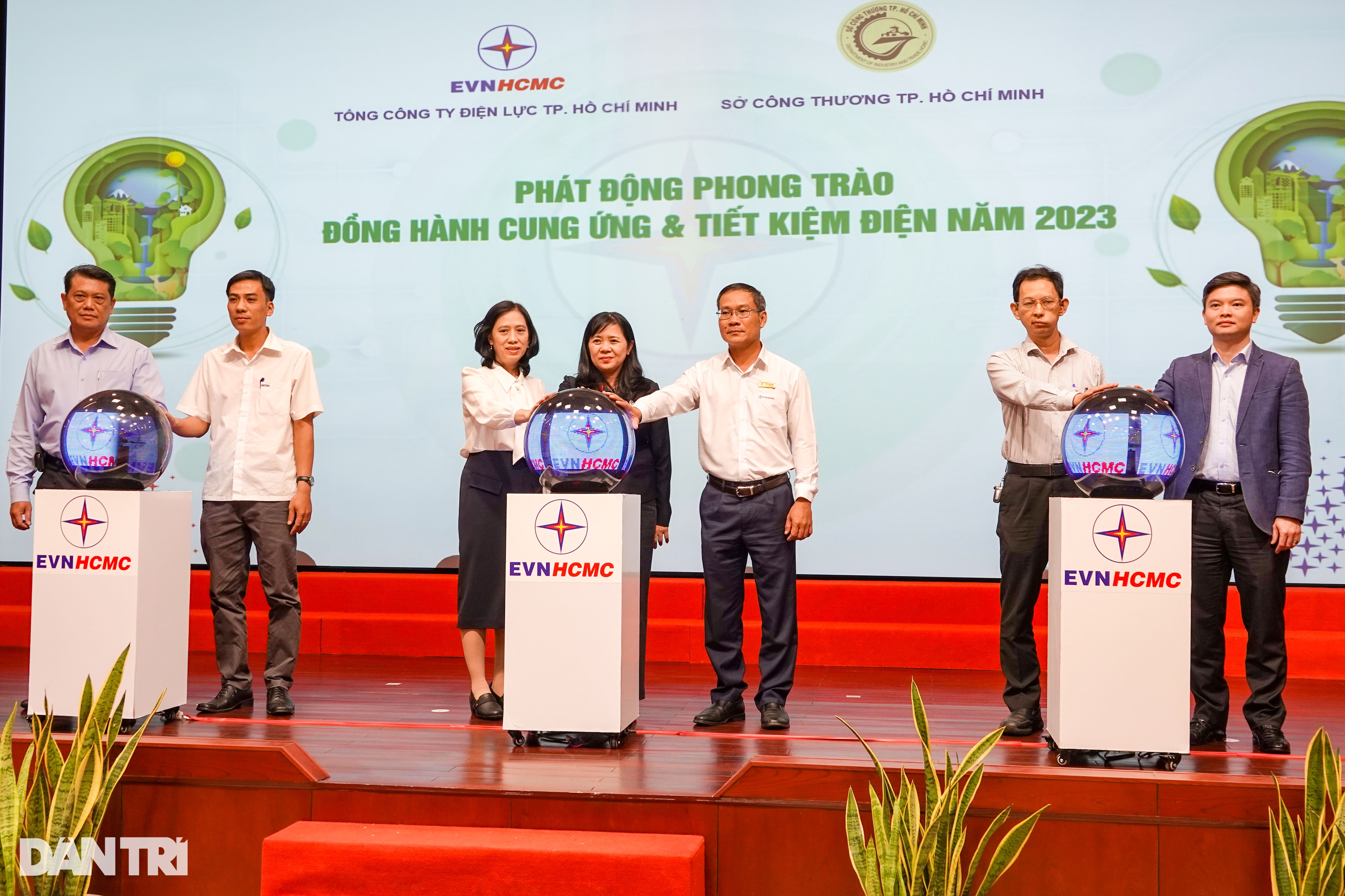 TPHCM sẽ tôn vinh người dân sử dụng điện tiết kiệm - 1 TPHCM sẽ tôn vinh người dân sử dụng điện tiết kiệm - 1