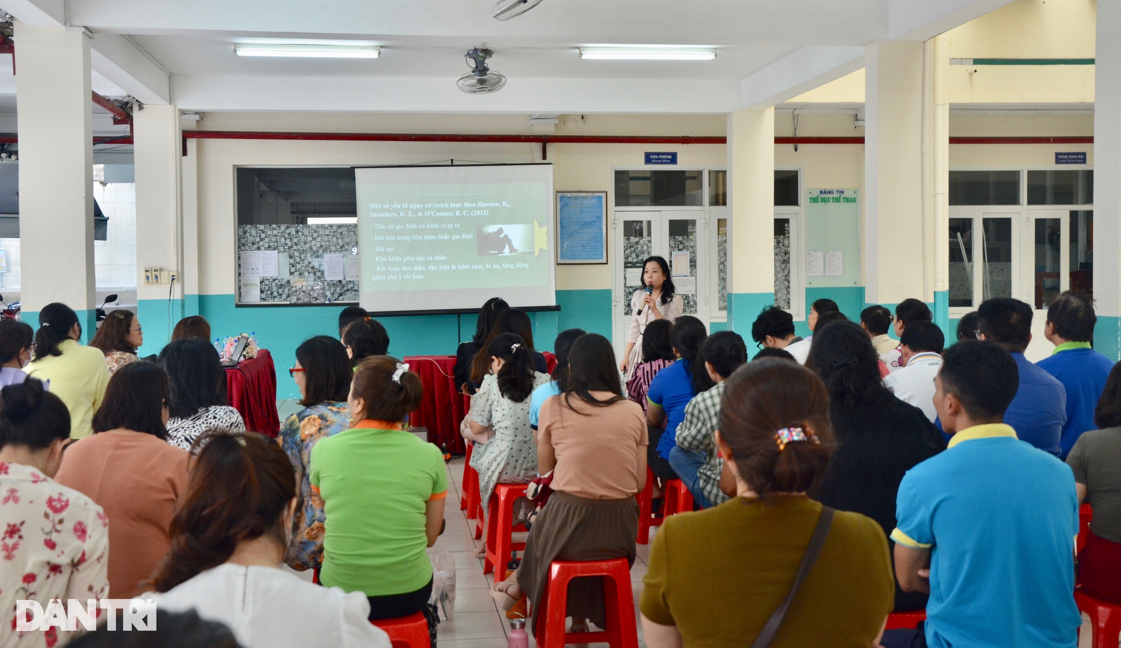 Bố mẹ tá hỏa vì con học giỏi nhưng mắc chứng tự hủy hoại bản thân - 1 Bố mẹ tá hỏa vì con học giỏi nhưng mắc chứng tự hủy hoại bản thân - 1