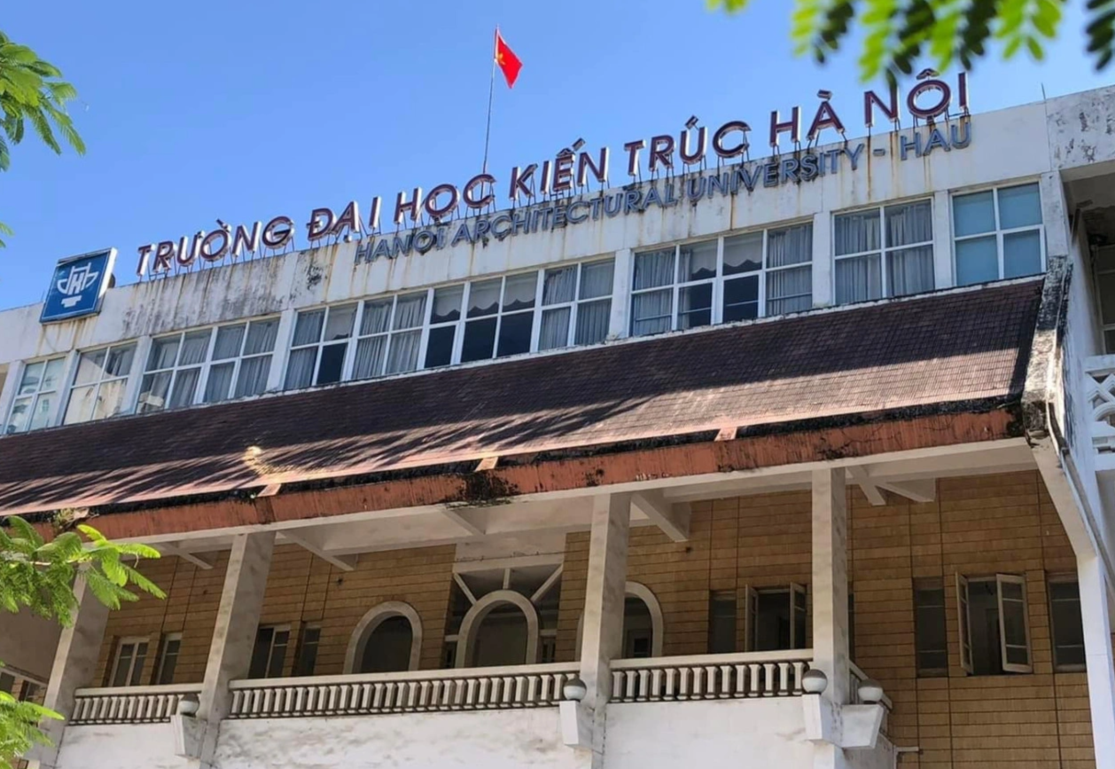 Sinh viên Đại học Kiến trúc than vì học trực tuyến: Nhà trường lý giải - 1