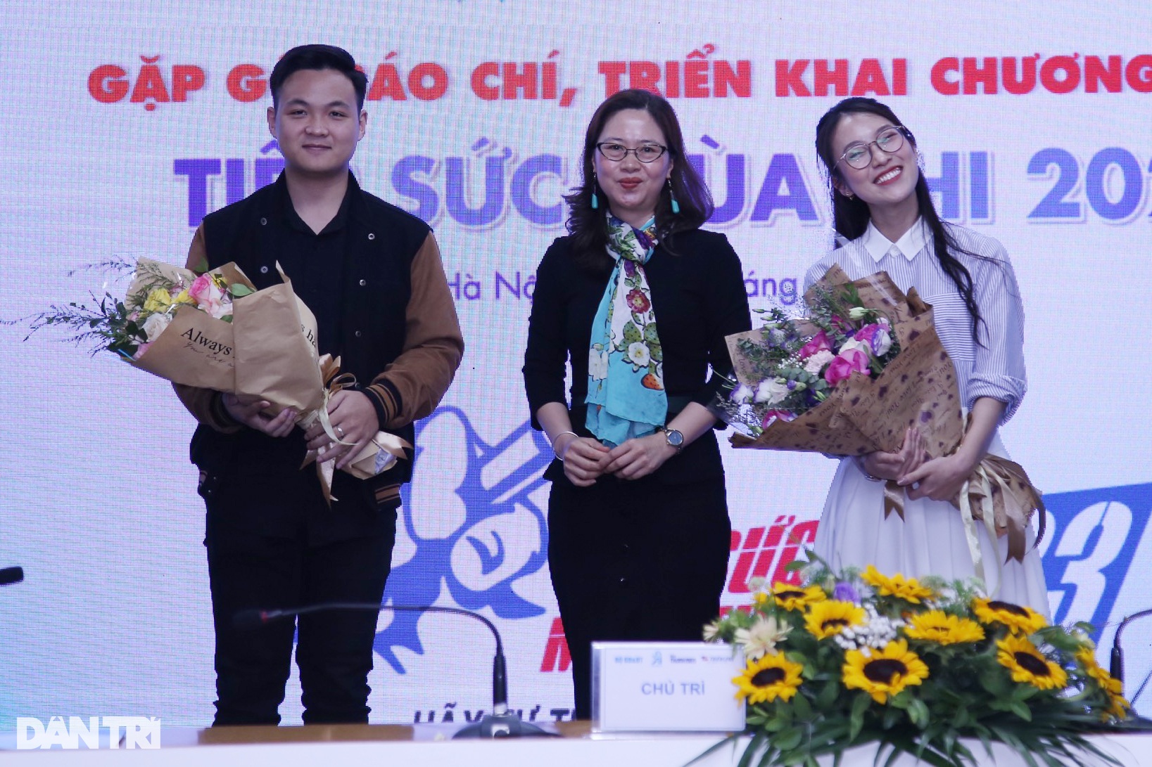 MC Khánh Vy, Siêu trí tuệ Hà Việt Hoàng cùng tiếp sức mùa thi 2023 - 1 MC Khánh Vy, Siêu trí tuệ Hà Việt Hoàng cùng tiếp sức mùa thi 2023 - 1