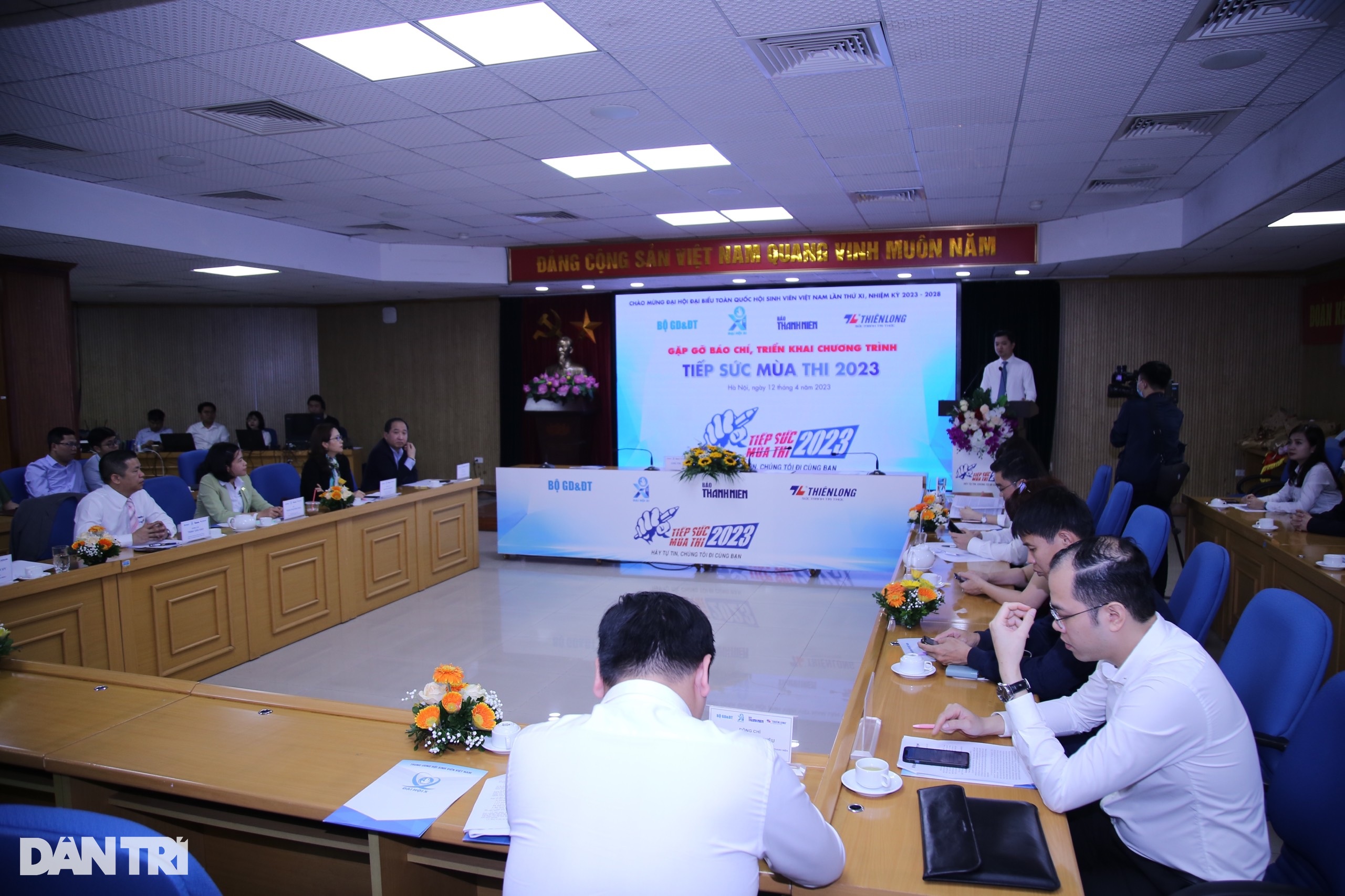 MC Khánh Vy, Siêu trí tuệ Hà Việt Hoàng cùng tiếp sức mùa thi 2023 - 4 MC Khánh Vy, Siêu trí tuệ Hà Việt Hoàng cùng tiếp sức mùa thi 2023 - 4