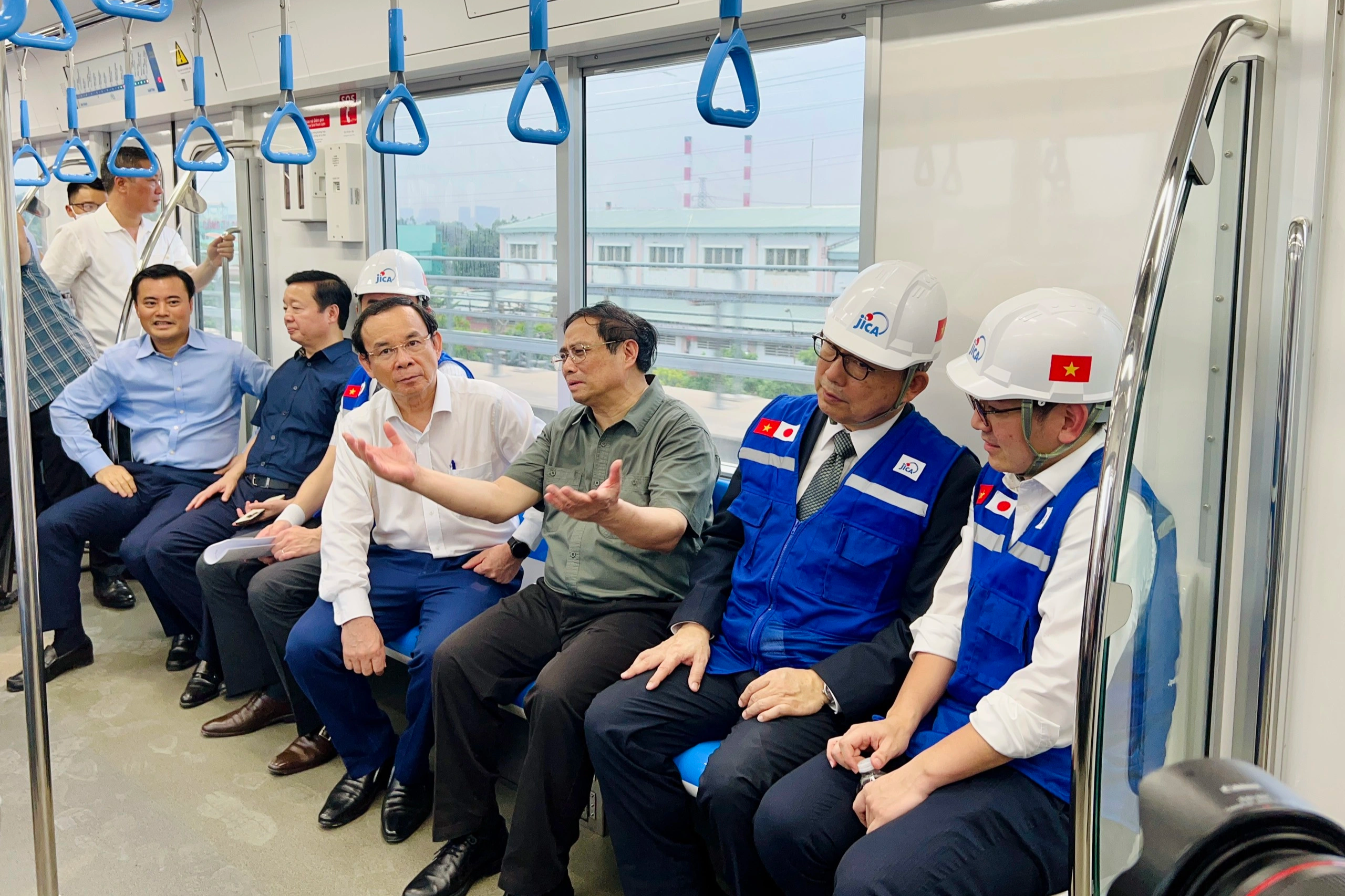 Thủ tướng đi thử nghiệm tàu metro số 1 Bến Thành - Suối Tiên - 2