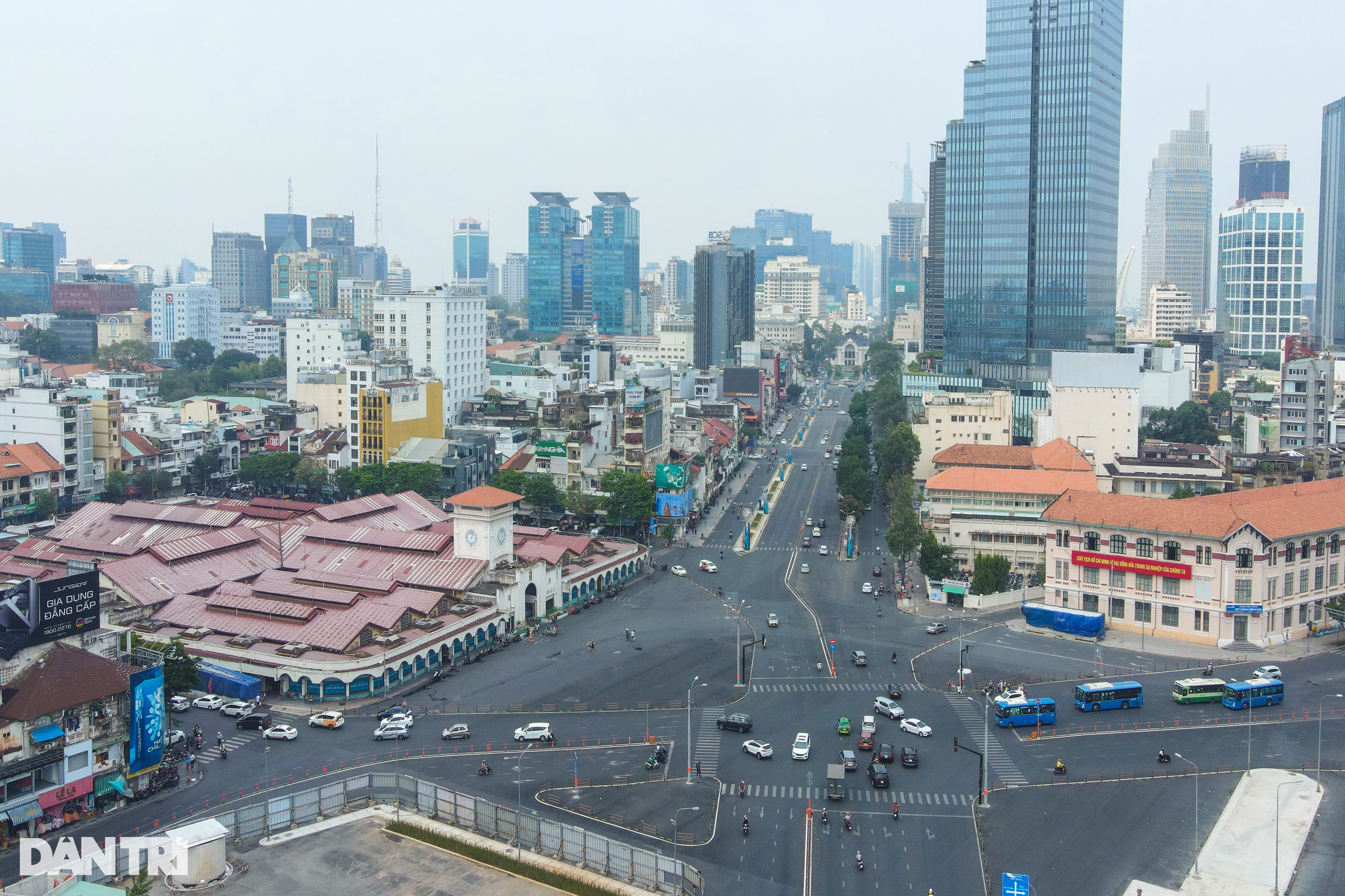 Diện mạo bùng binh Bến Thành sau hơn 100 năm - 8 Diện mạo bùng binh Bến Thành sau hơn 100 năm - 8