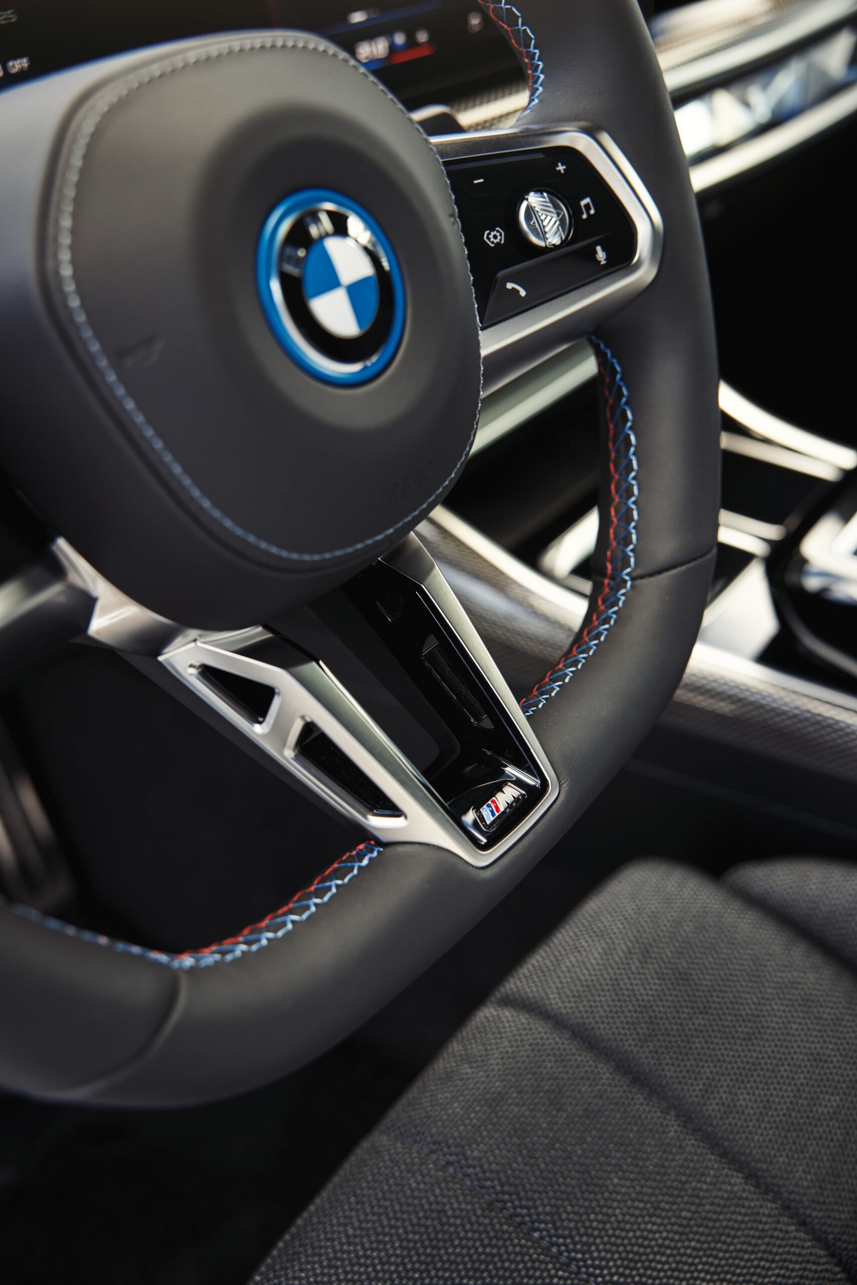 Xe điện BMW i7 M70 xDrive chào sân, sở hữu công suất 650 mã lực - 15