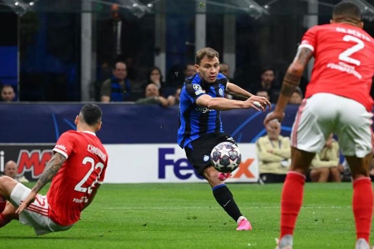 Hòa 3-3 với Benfica, Inter Milan giành vé vào bán kết Champions League - 1