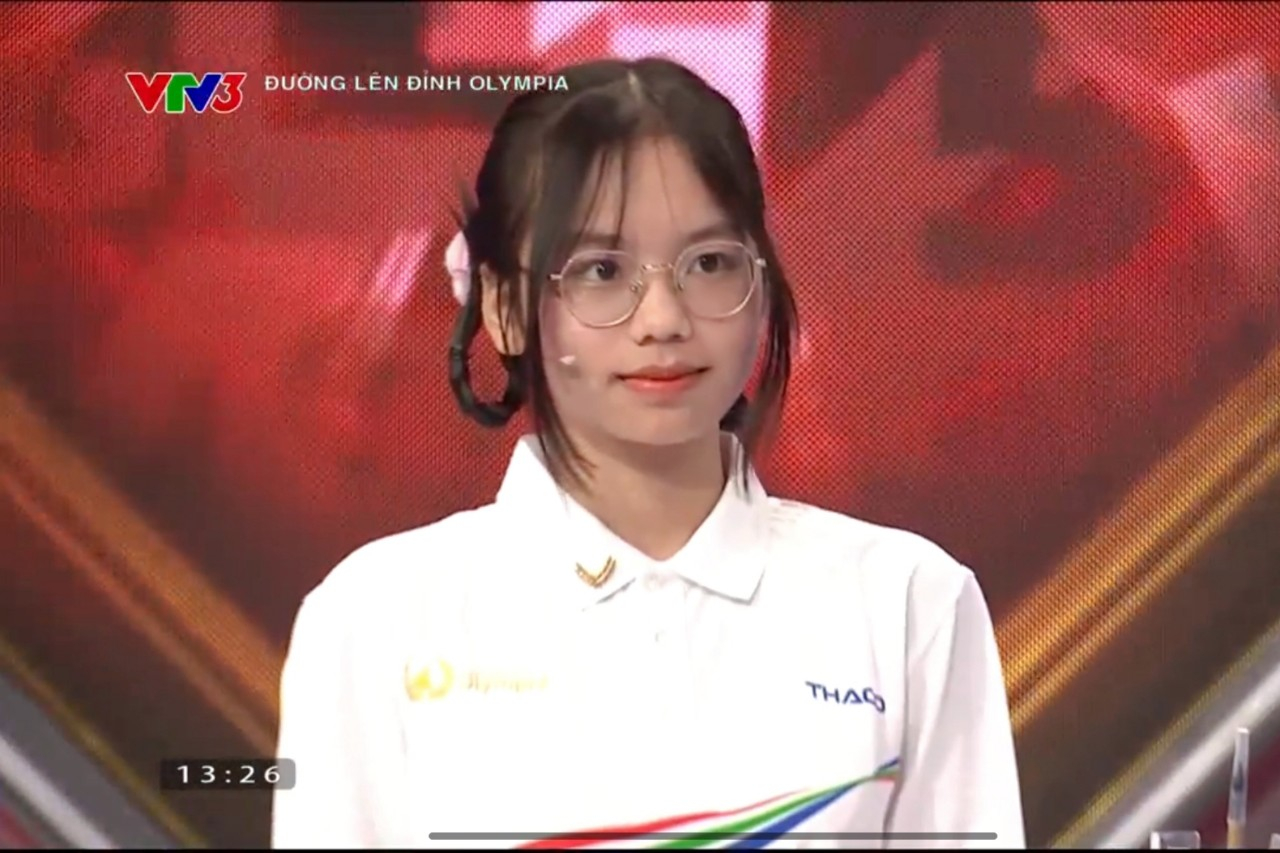 Thí sinh Olympia tranh biện cùng MC Khánh Vy trên sóng truyền hình - 3