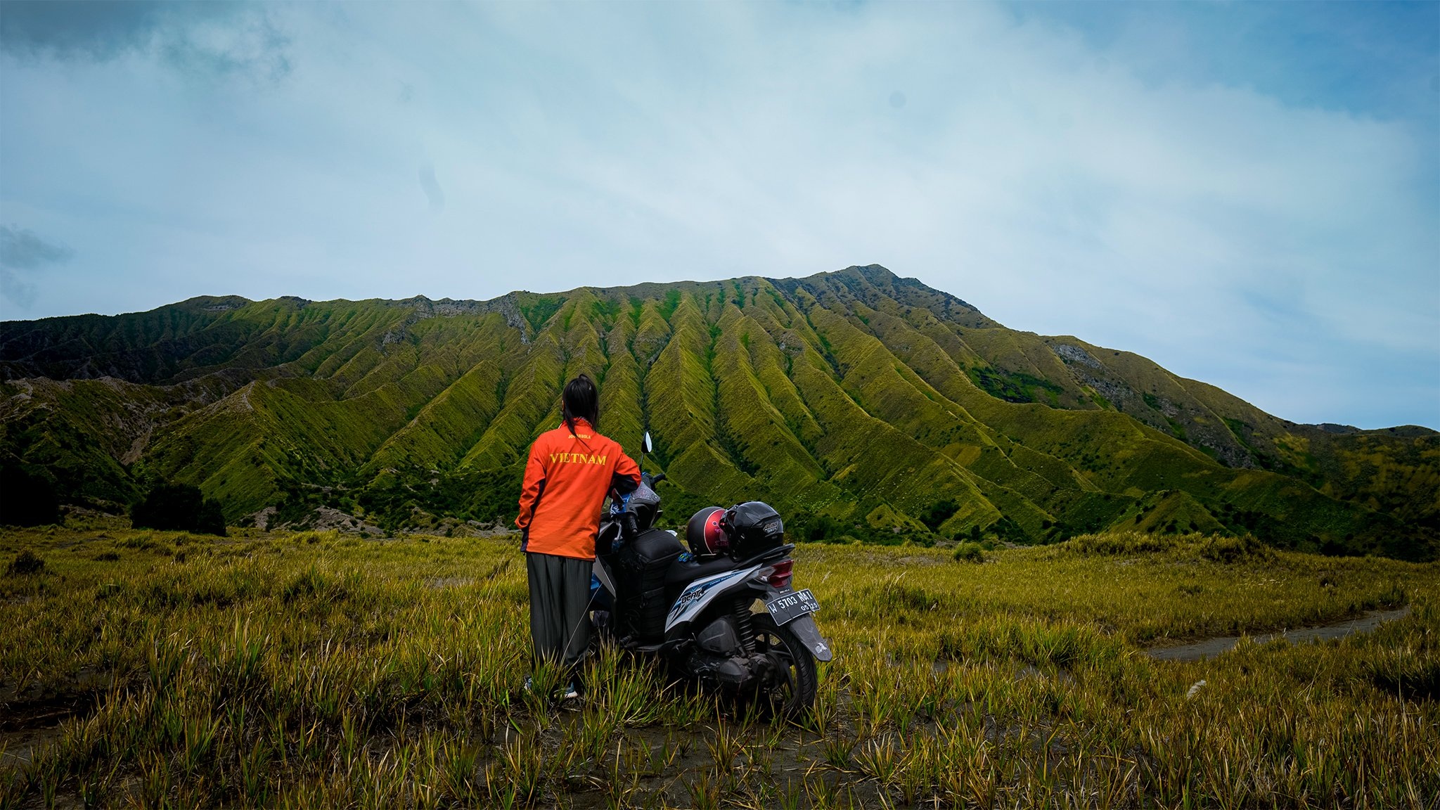 Khách Việt suýt chết khi leo núi ngắm "ma trơi" ở cổng địa ngục Indonesia - 2