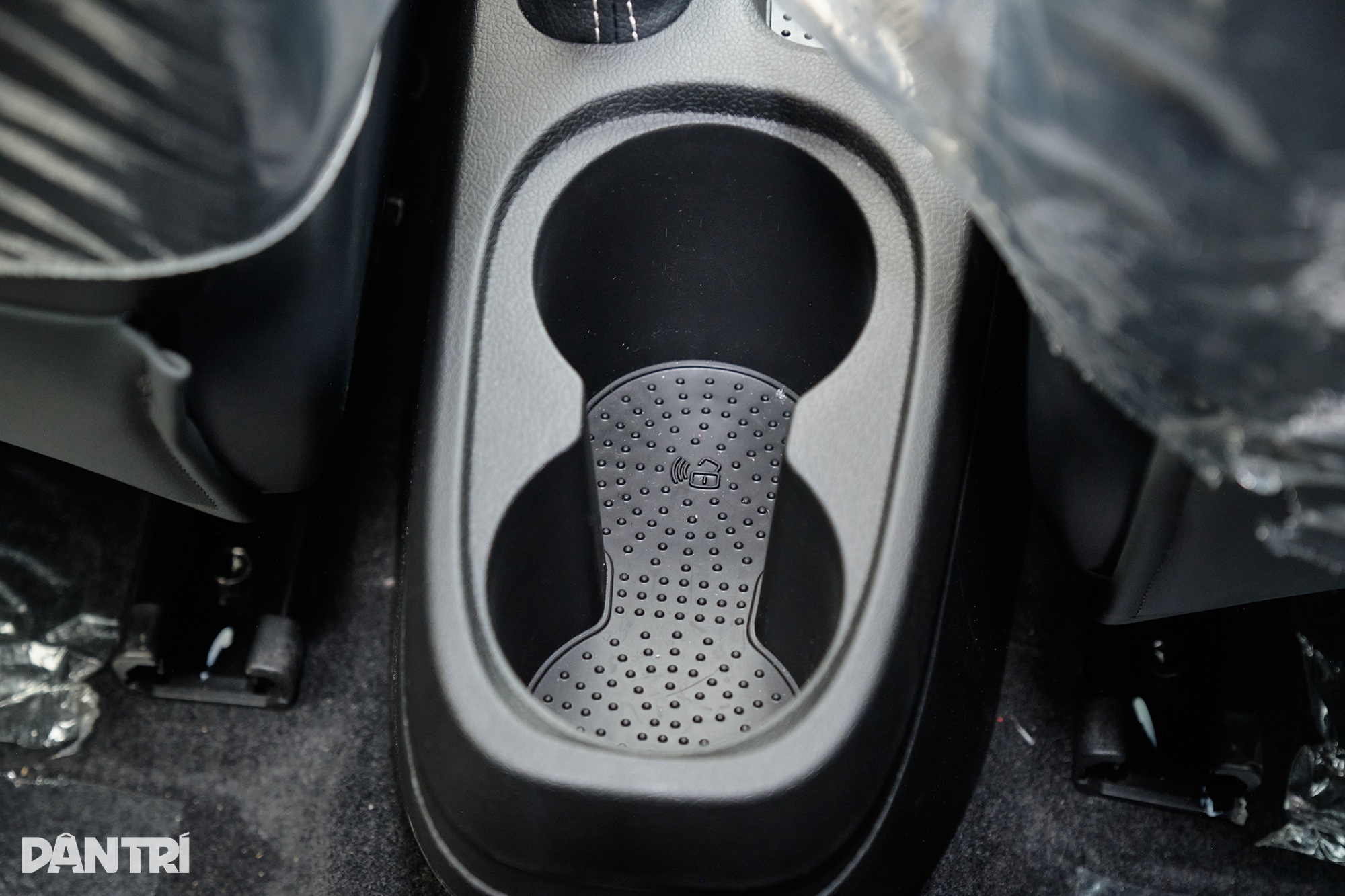 View - Chi tiết VinFast VF 5 Plus, có yếu tố gì để trở thành xe điện "quốc dân"? | Báo Dân trí