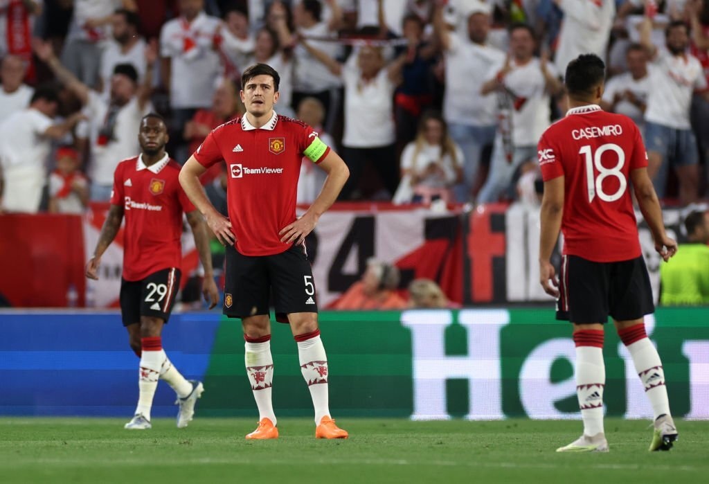 Maguire, De Gea mắc lỗi khiến Man Utd thua 0-3 trước Sevilla - 1