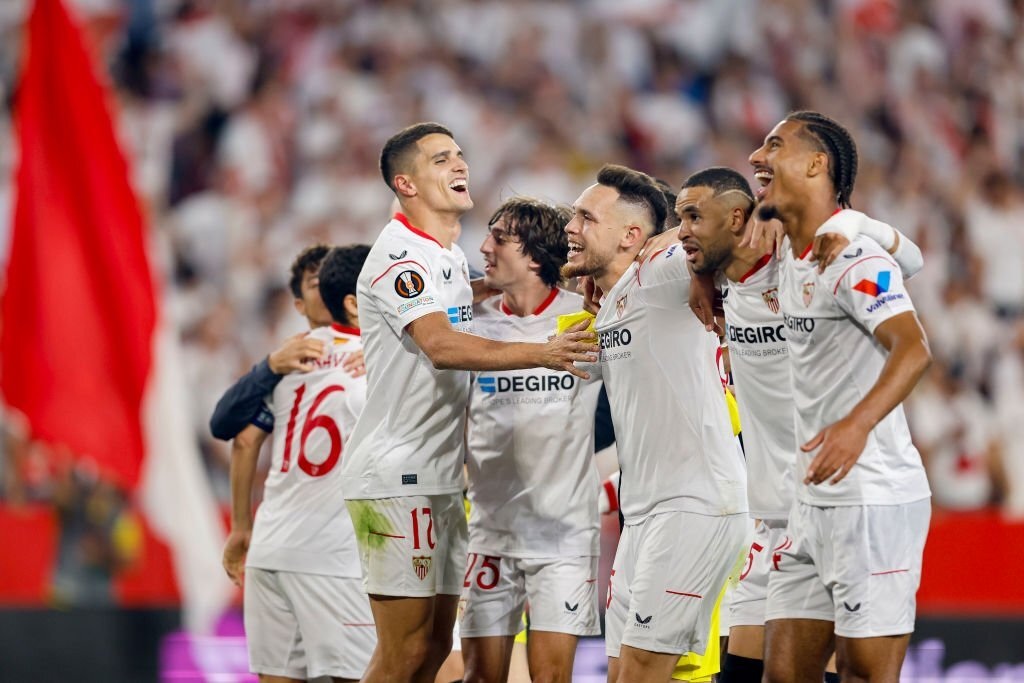 Sevilla gặp Juventus, Roma đối đầu Leverkusen tại bán kết Europa League - 1