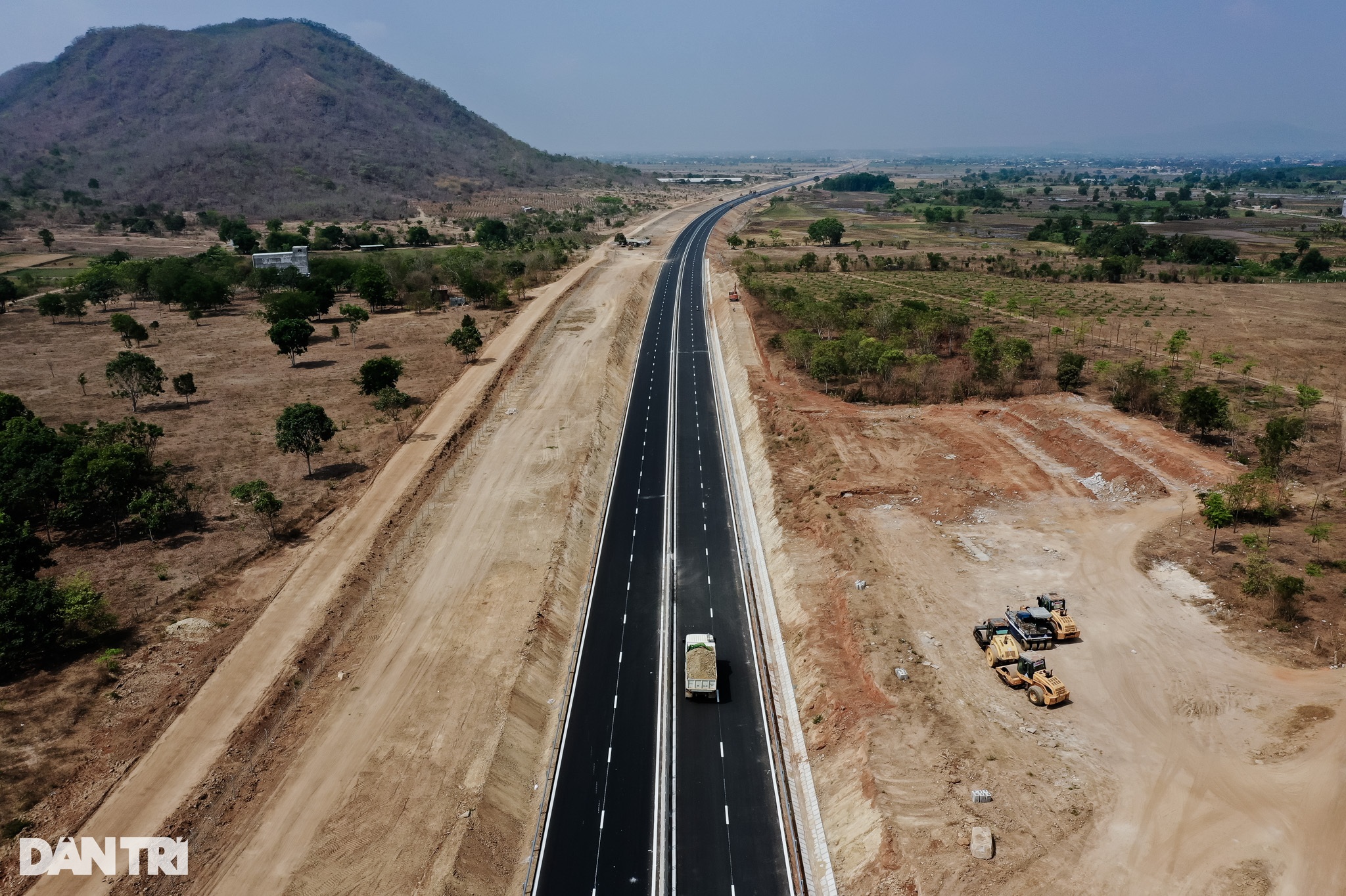 Diện mạo 100km cao tốc Vĩnh Hảo - Phan Thiết trước 25 ngày thông xe - 7