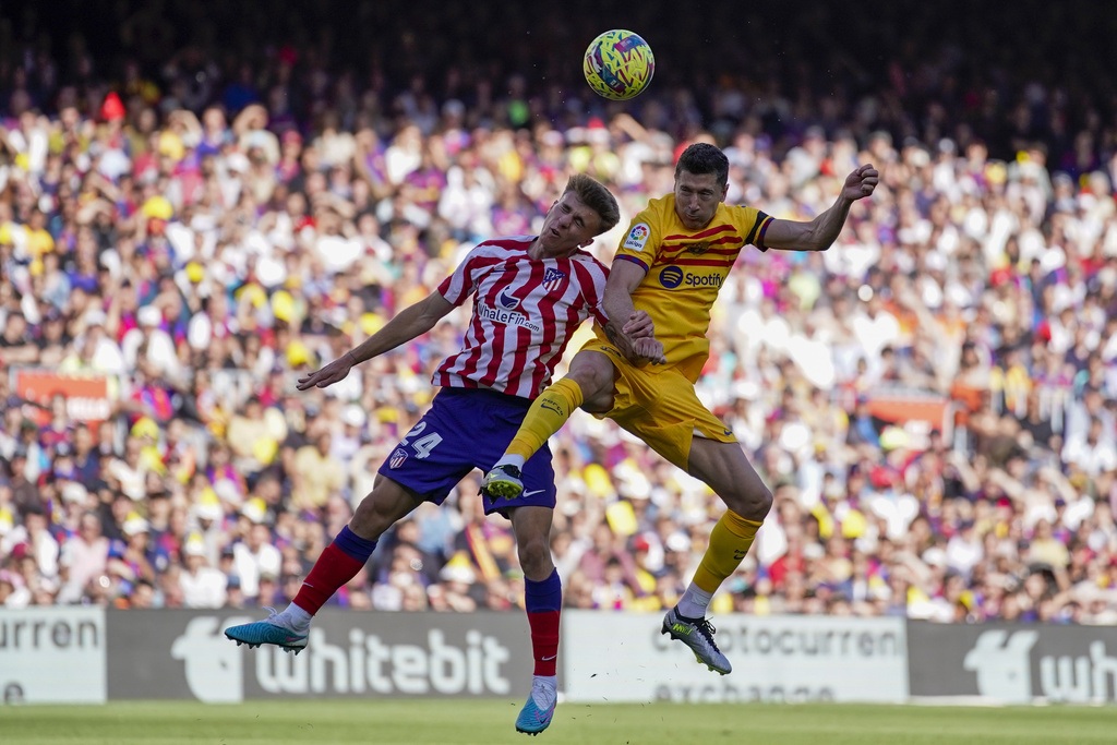 Đánh bại Atletico, Barcelona hơn Real Madrid 11 điểm - 2