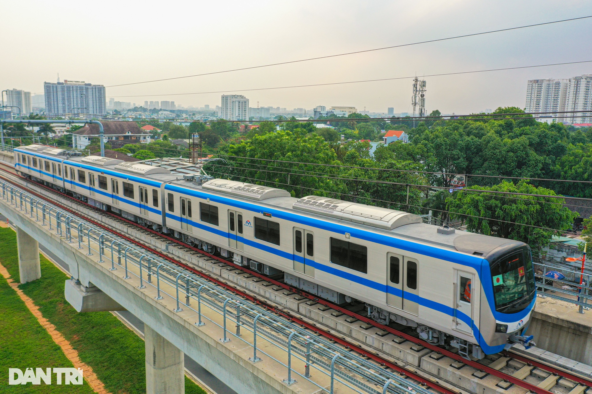 Tàu metro số 1 chạy thử hơn 12km qua nhiều nhà ga trên cao ở TPHCM - 6