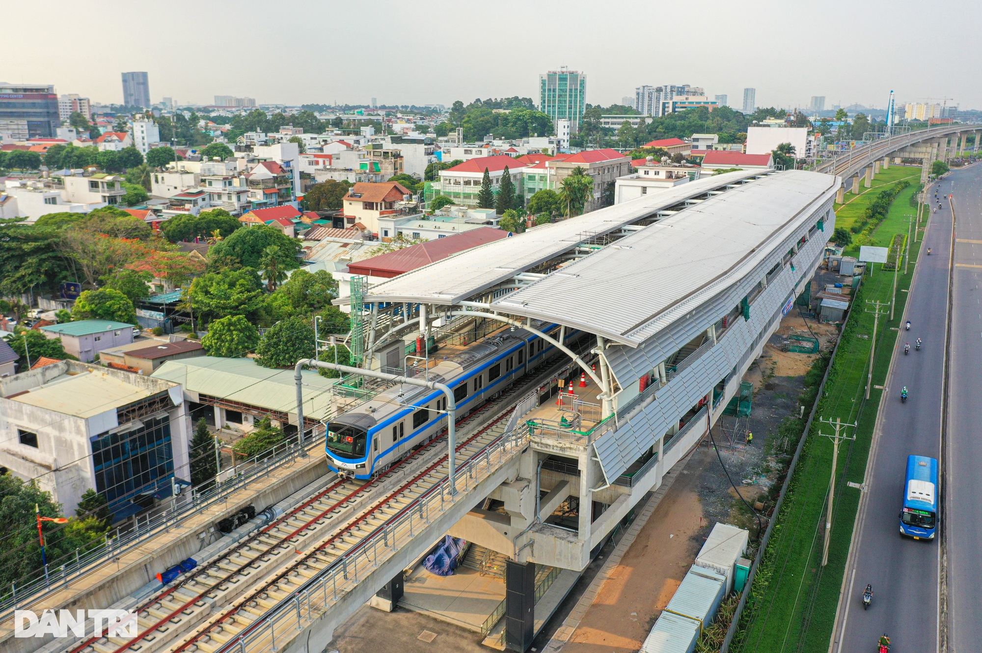 Tàu metro số 1 chạy thử hơn 12km qua nhiều nhà ga trên cao ở TPHCM - 11
