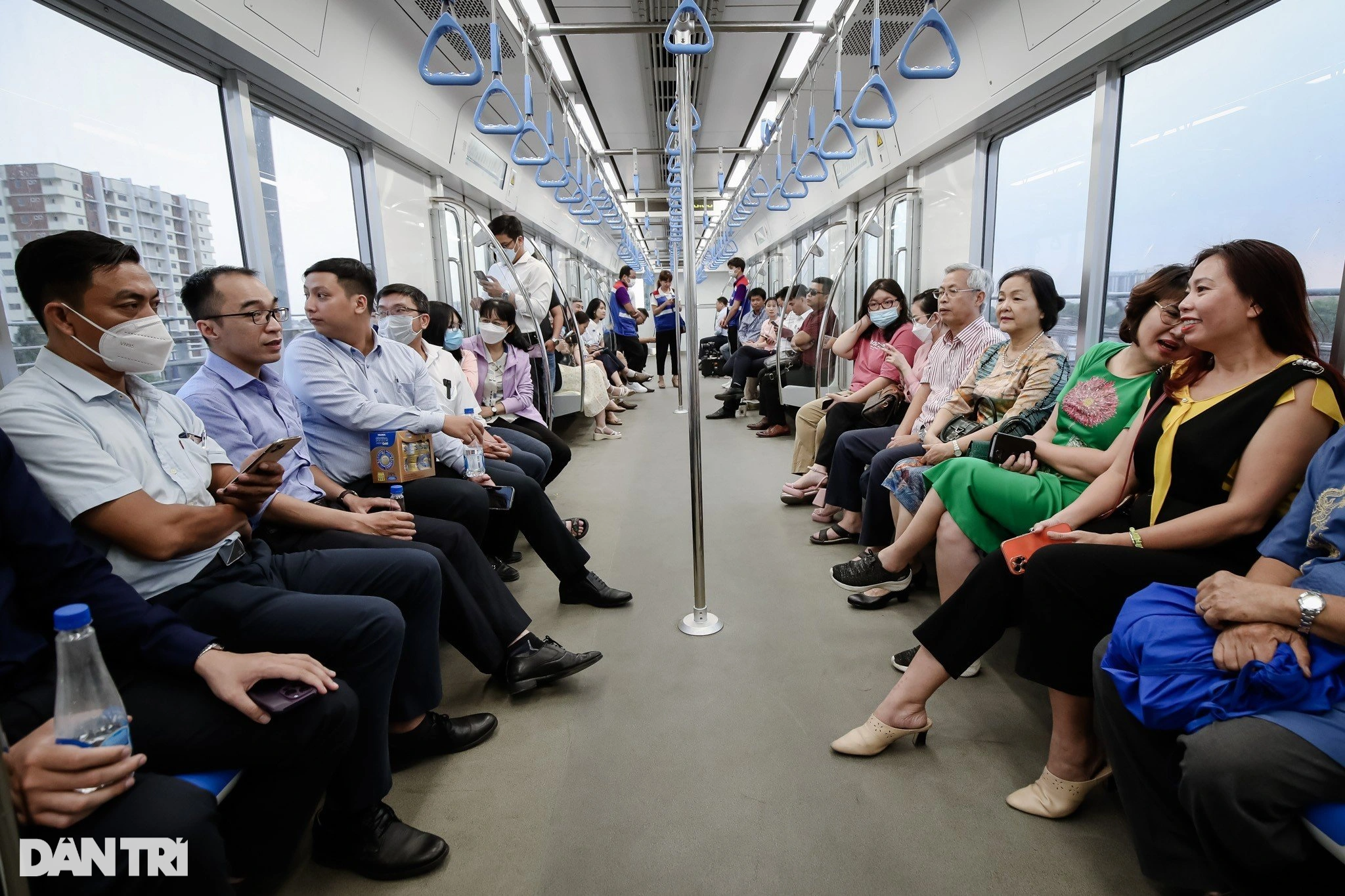 Tàu metro số 1 chạy thử hơn 12km qua nhiều nhà ga trên cao ở TPHCM - 3