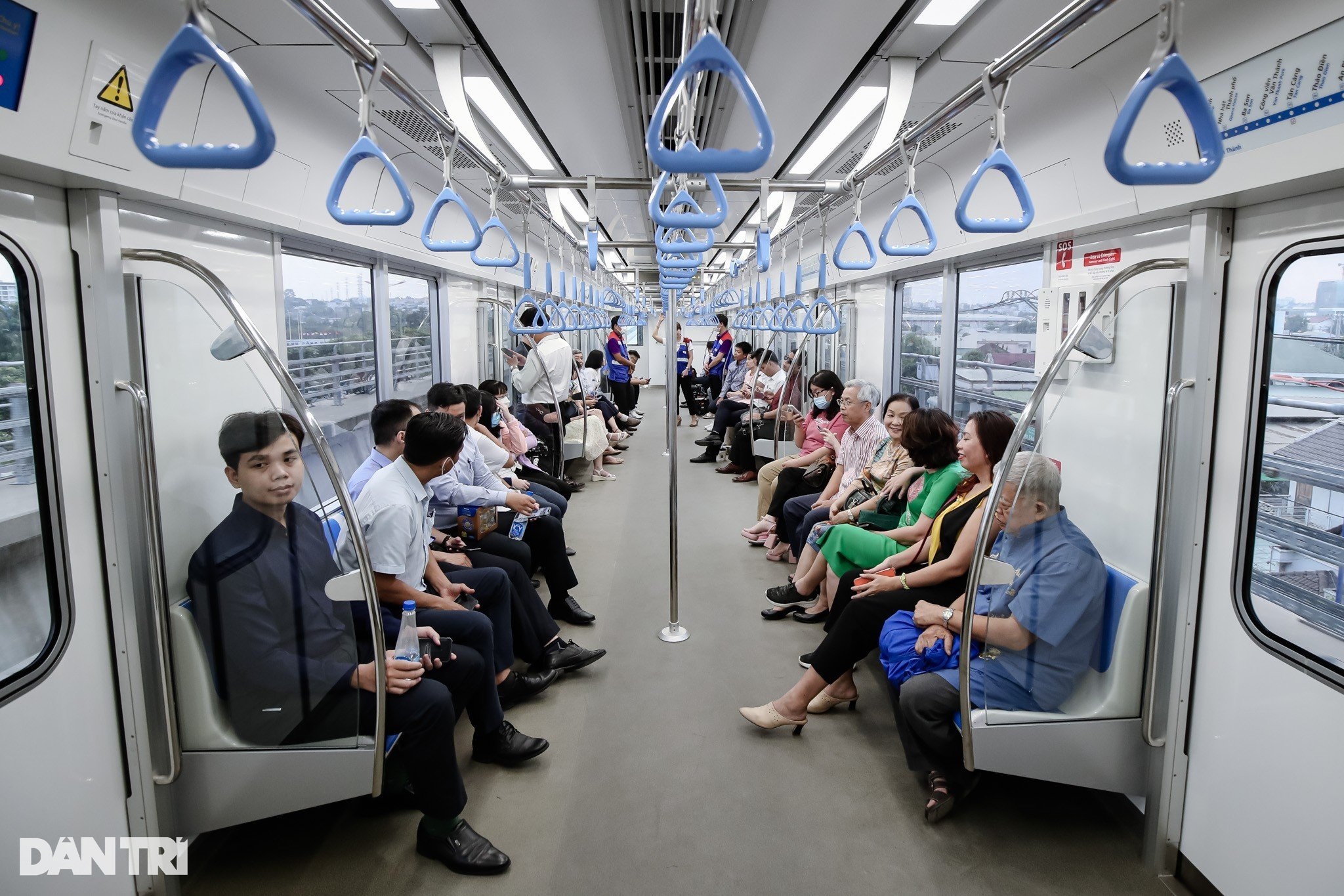 Tàu metro số 1 chạy thử hơn 12km qua nhiều nhà ga trên cao ở TPHCM - 8 Tàu metro số 1 chạy thử hơn 12km qua nhiều nhà ga trên cao ở TPHCM - 8