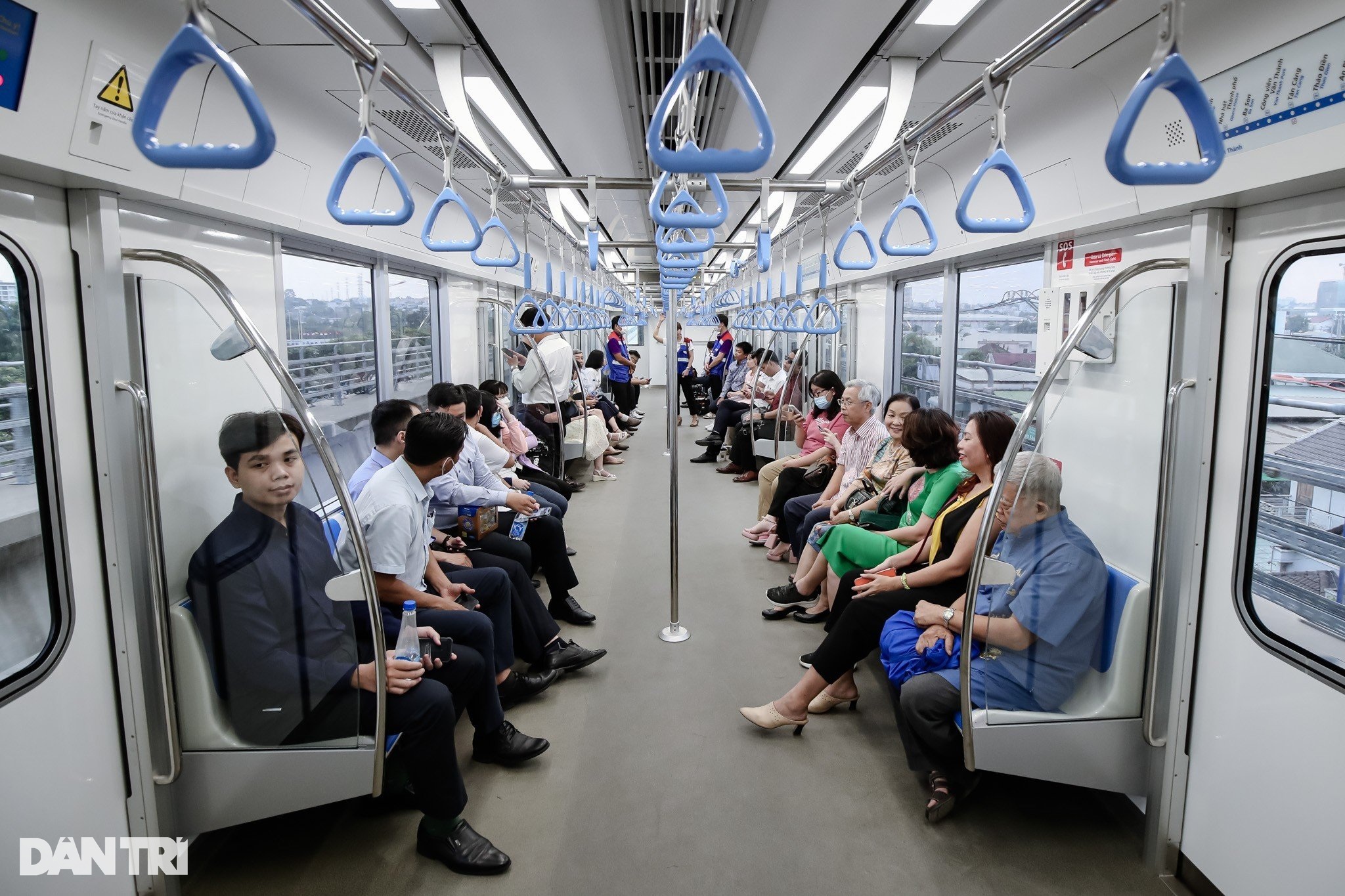 Tàu metro số 1 chạy thử hơn 12km qua nhiều nhà ga trên cao ở TPHCM - 8