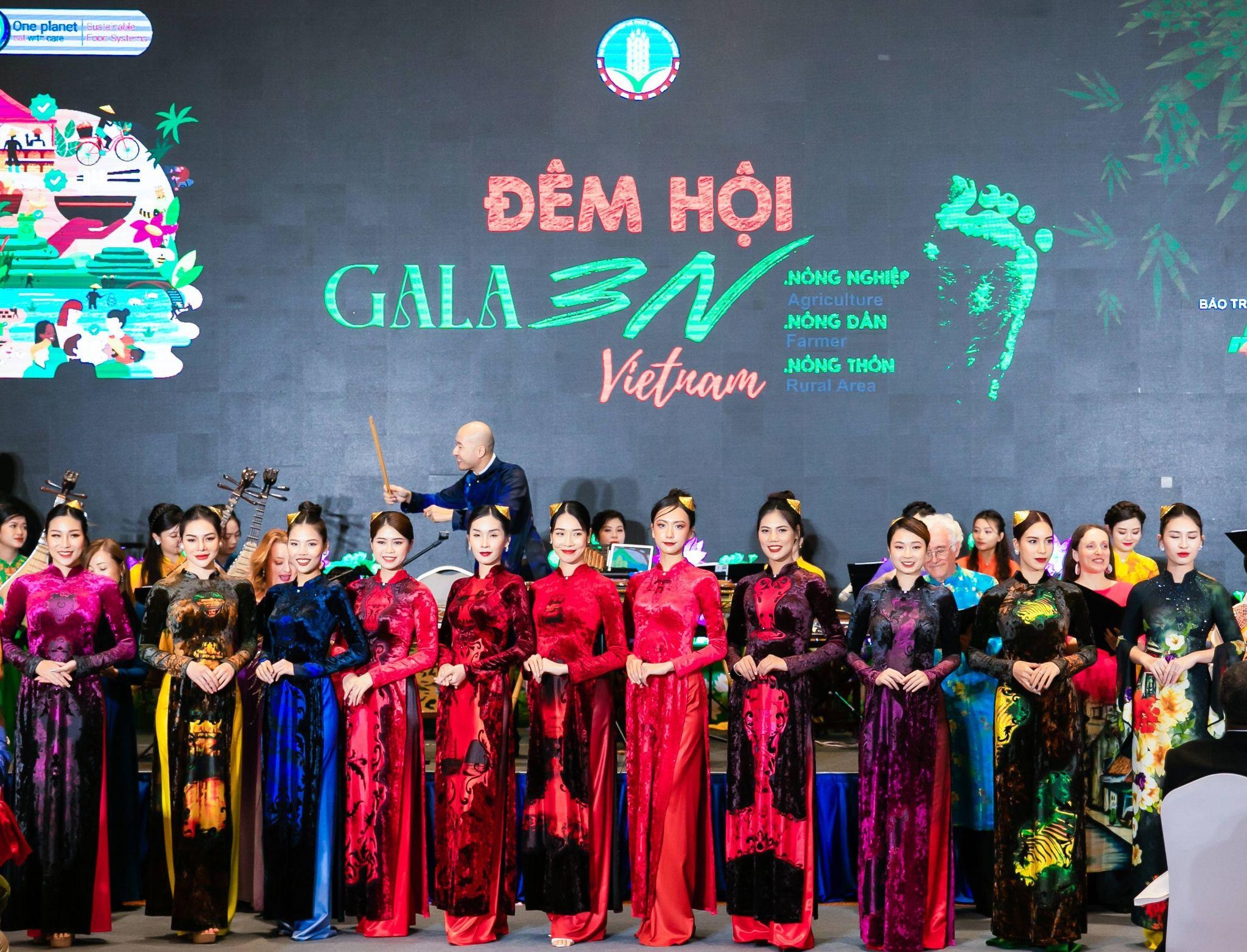 Quảng bá văn hóa Việt qua áo dài chào mừng Hội nghị toàn cầu về lương thực - 3