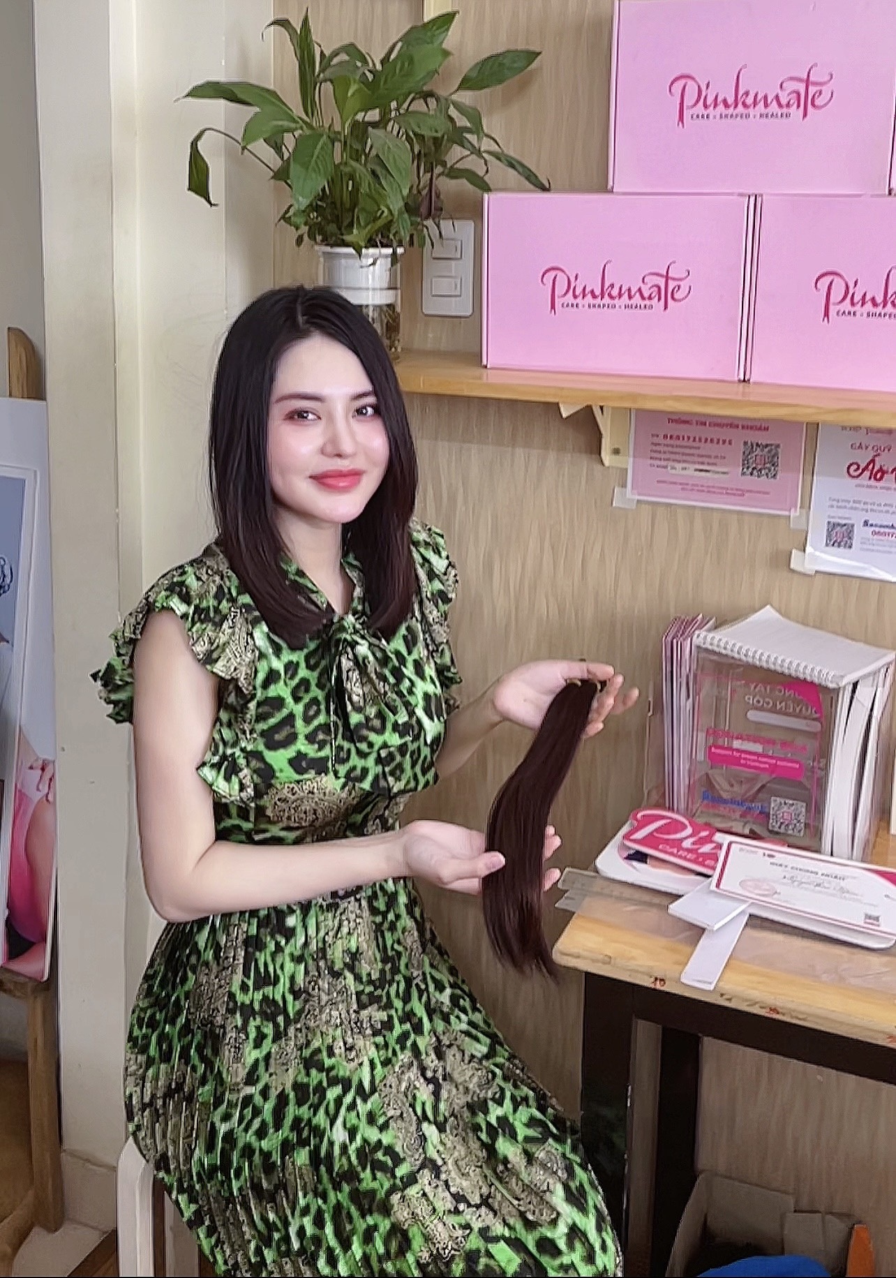 Hoa hậu Di Khả Hân cắt tóc hiến tặng bệnh nhân ung thư vú - 2