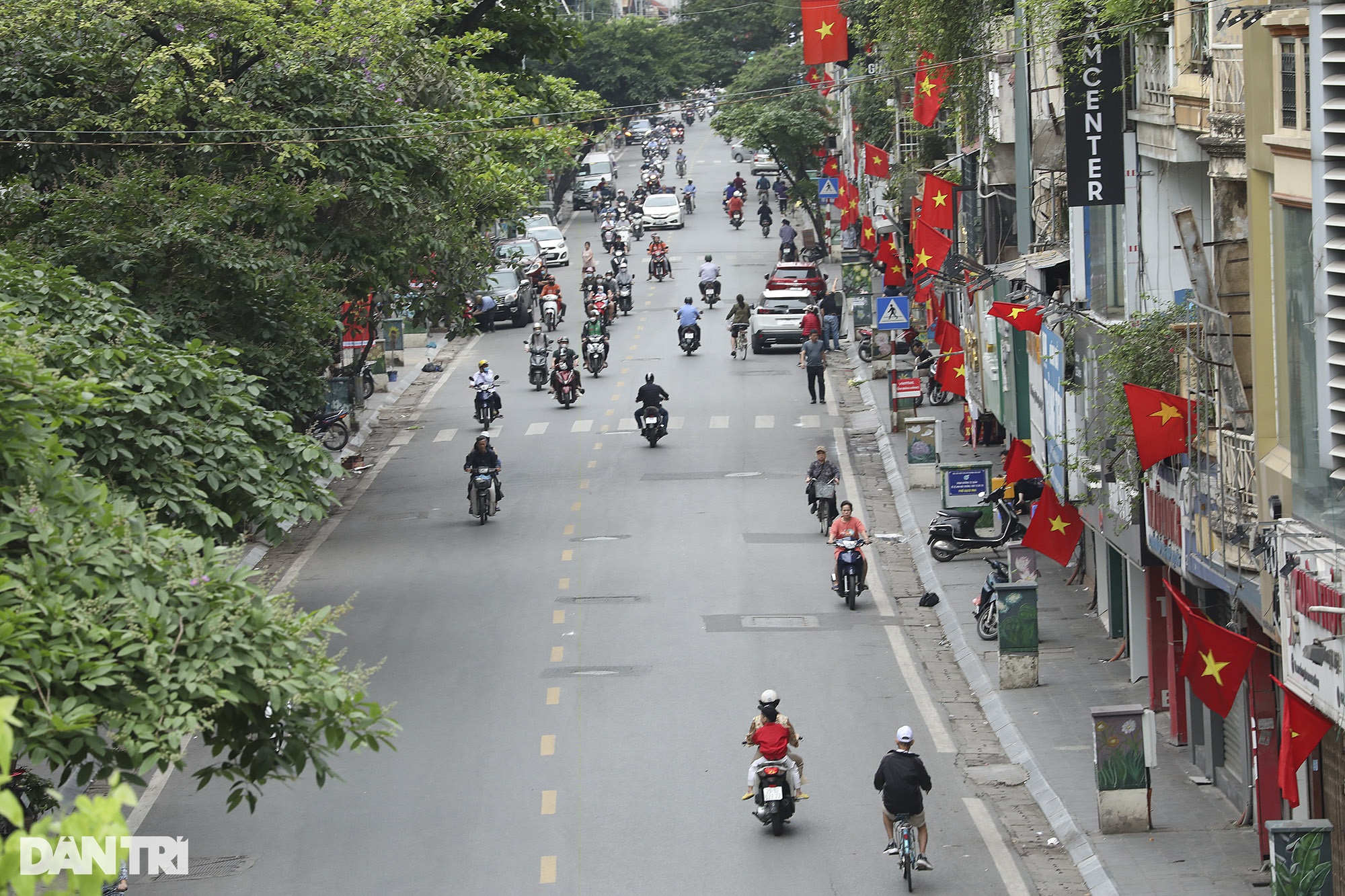 Hà Nội nhịp sống chậm lại trong ngày đầu kỳ nghỉ lễ - 3 Hà Nội nhịp sống chậm lại trong ngày đầu kỳ nghỉ lễ - 3
