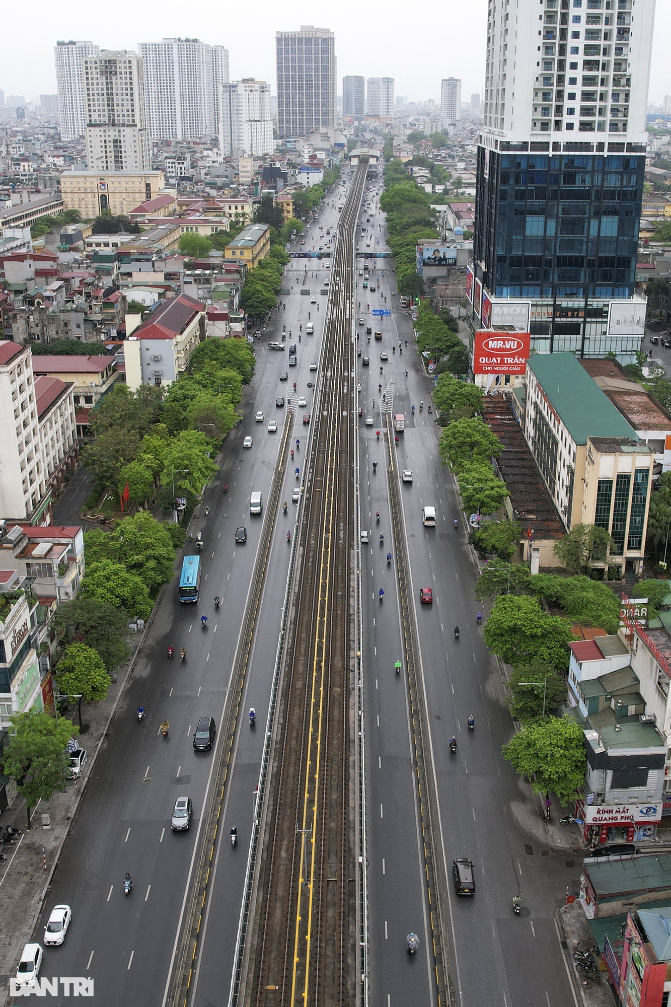 Hà Nội nhịp sống chậm lại trong ngày đầu kỳ nghỉ lễ  - 5