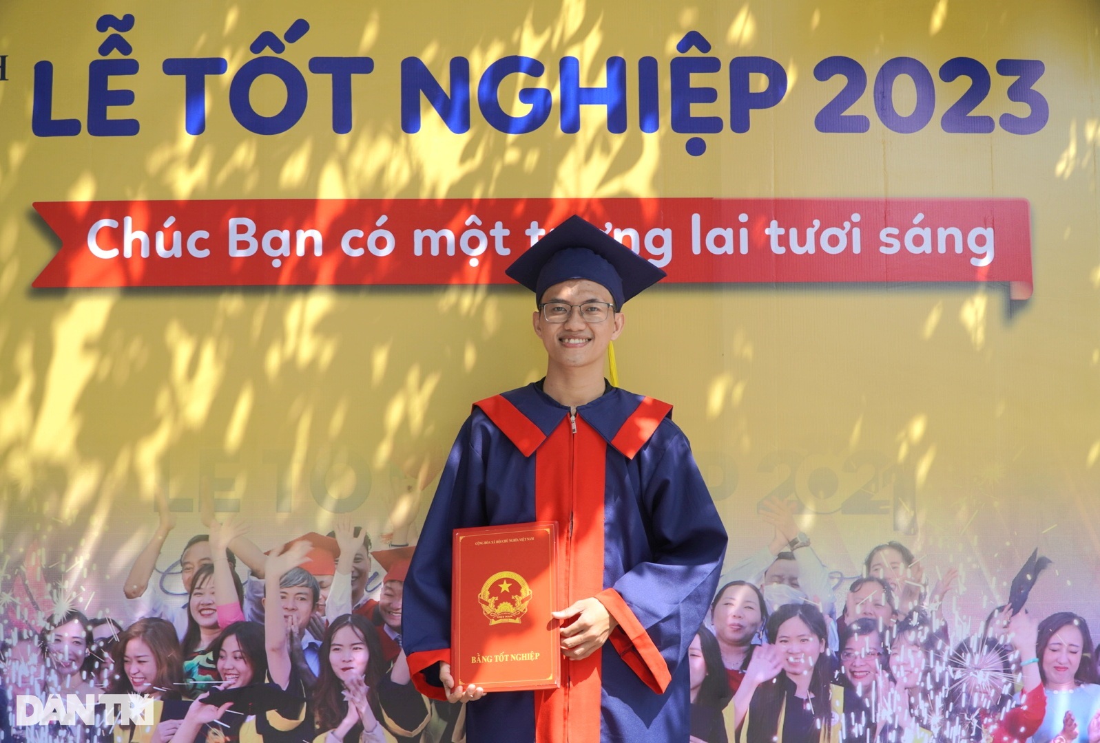 Thủ khoa và cú lội ngược dòng sau 5 năm bỏ dở vì không biết học để làm gì - 3 Thủ khoa và cú lội ngược dòng sau 5 năm bỏ dở vì không biết học để làm gì - 3
