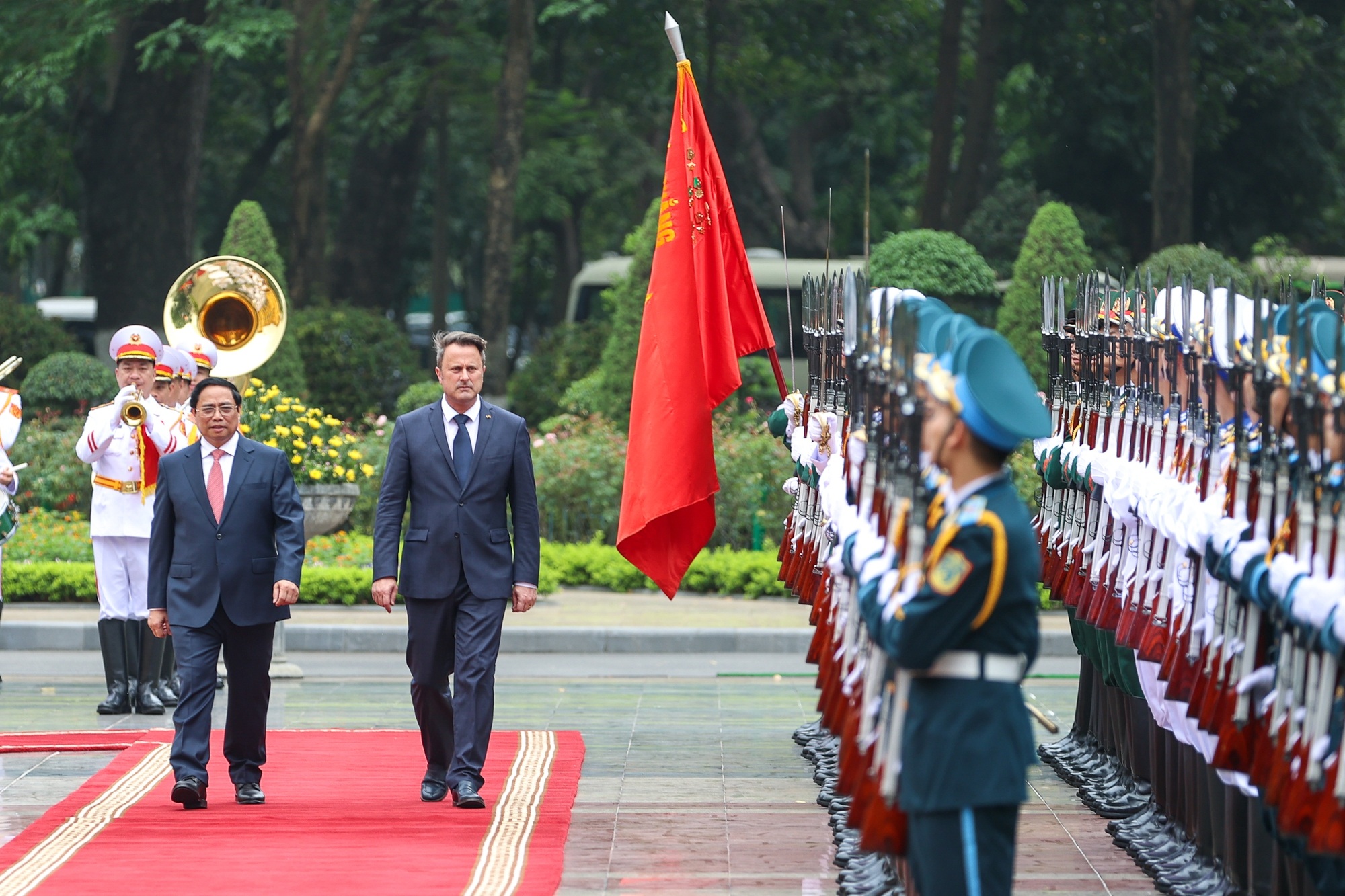 Thủ tướng Phạm Minh Chính chủ trì Lễ đón chính thức Thủ tướng Luxembourg - 1